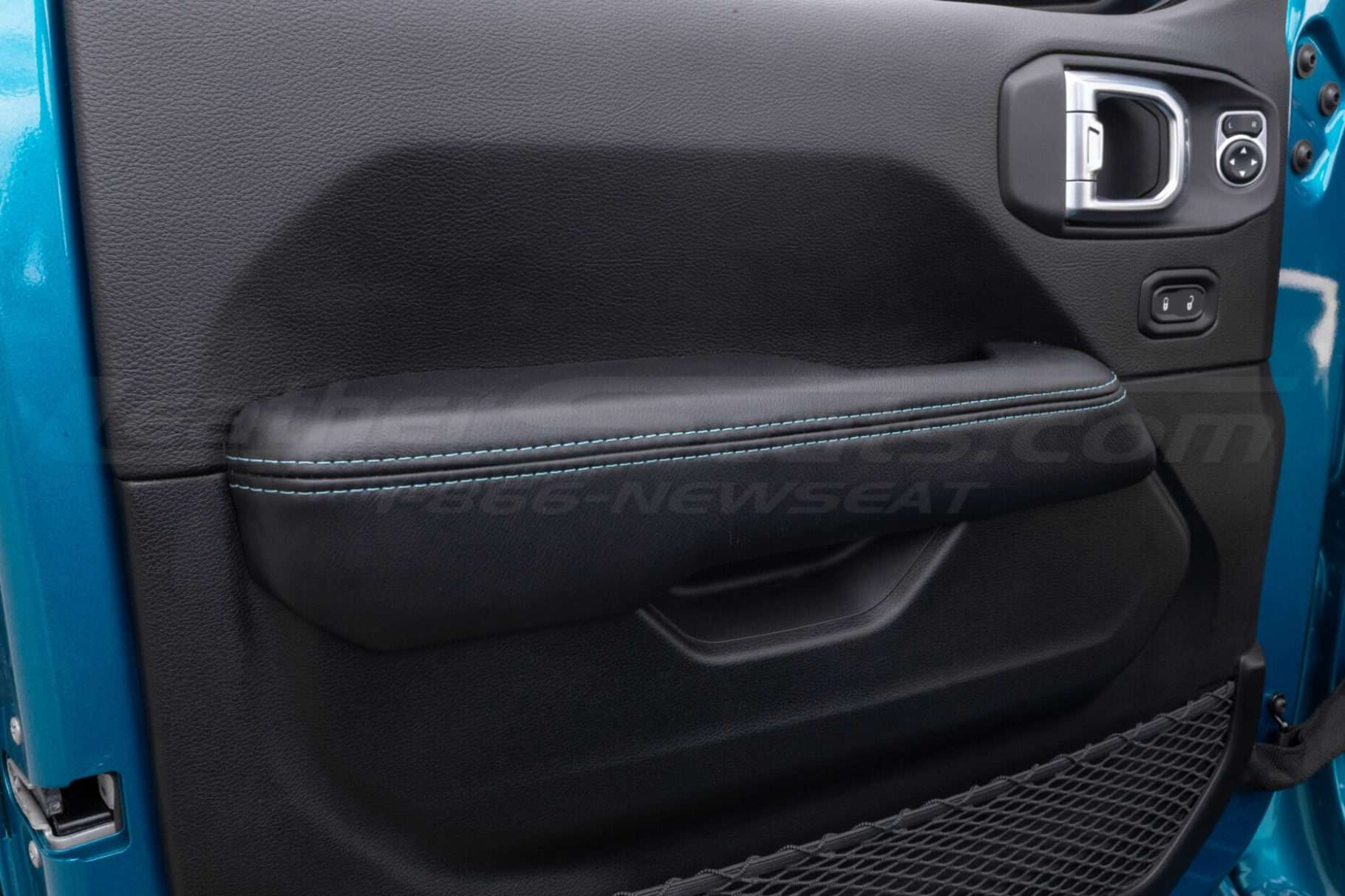 Jeep Wrangler JL Custom leather door armrests - installed