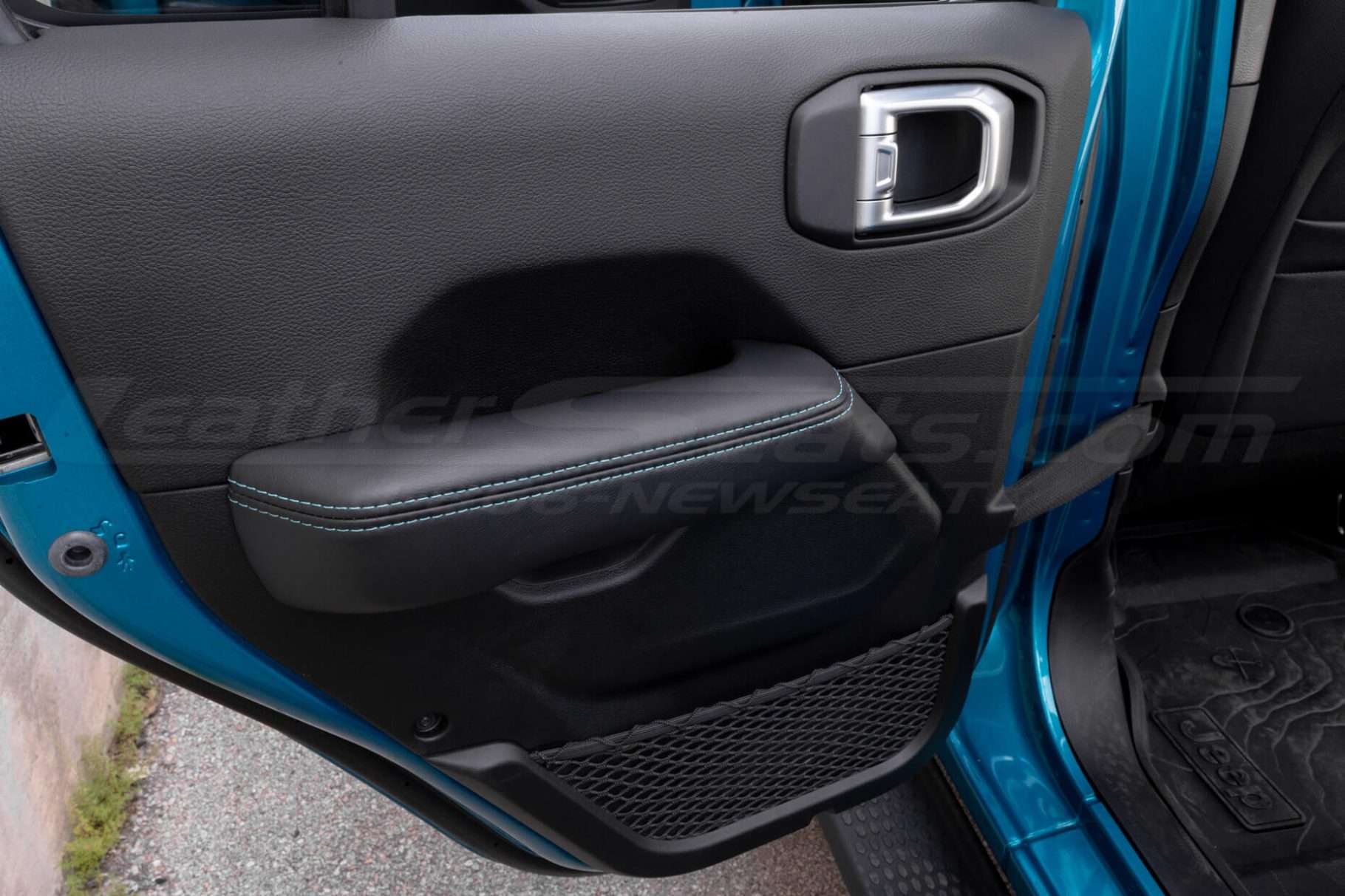 Installed rear door armrest for Jeep Wrangler JL
