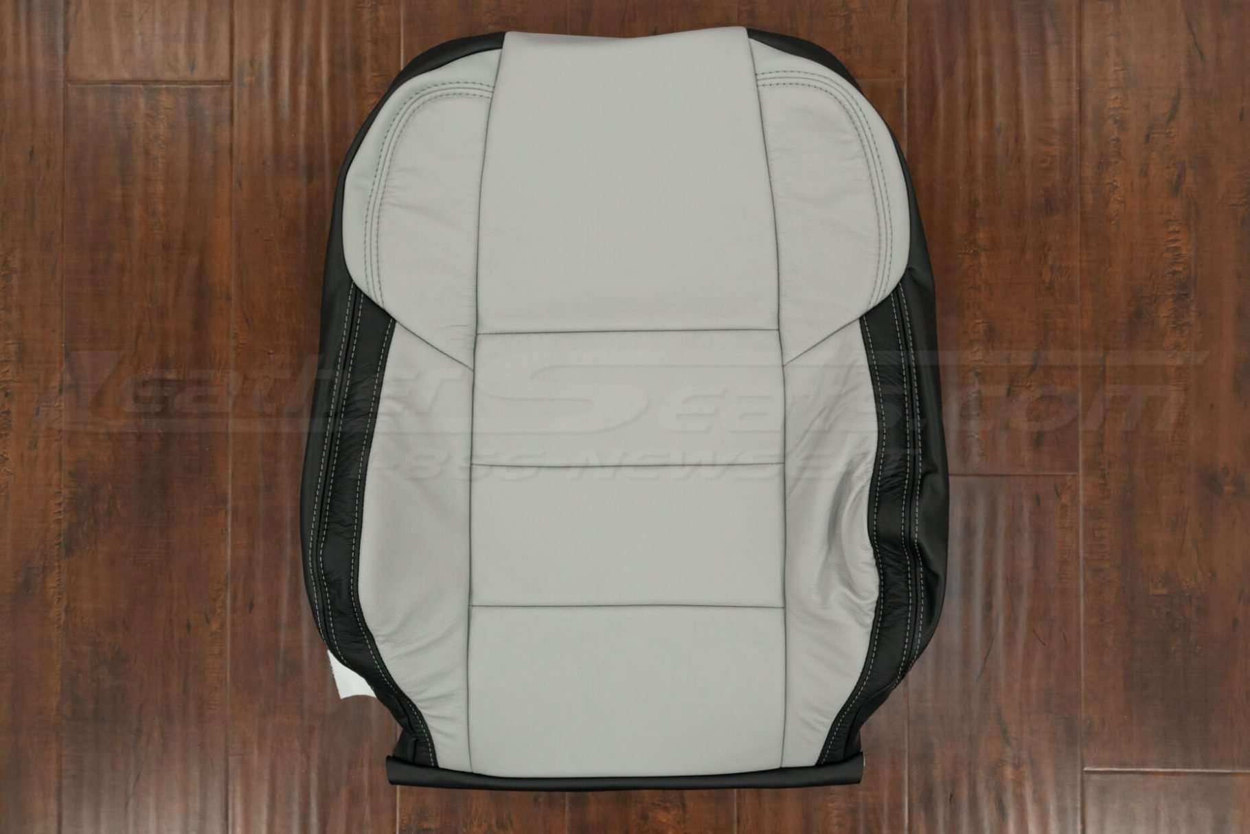 Two-Tone front backrest upholstery for Toyota RAV4