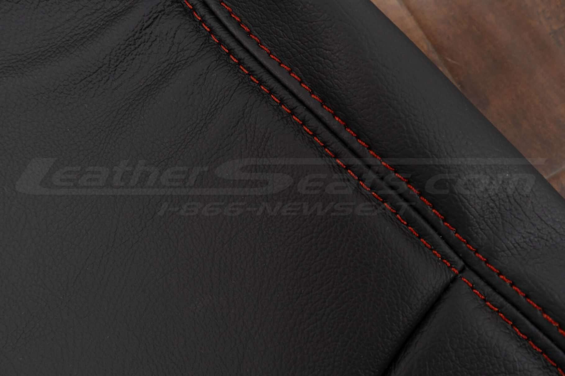 Contrasting double-stitching in Red