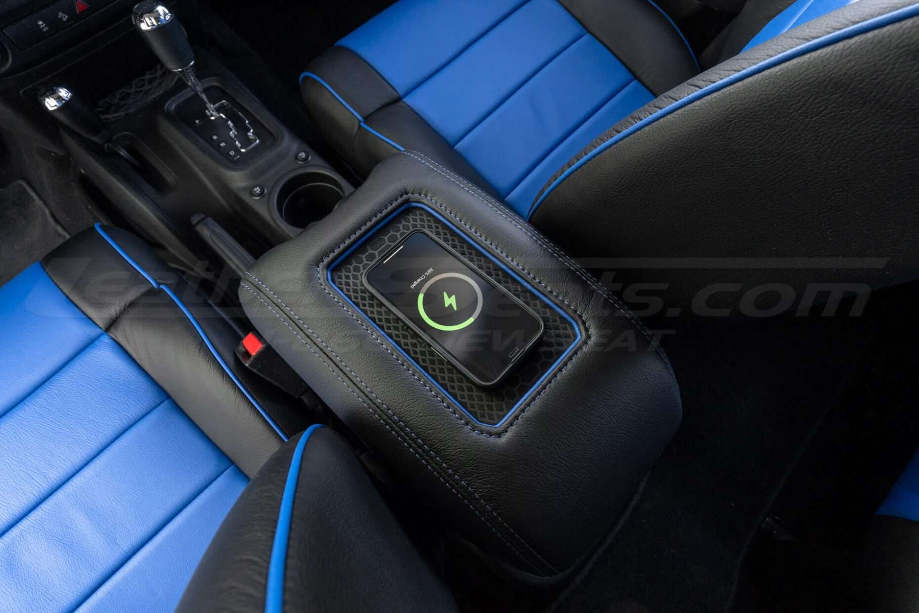 Top-down view from driver side of MagSafe QI Wireless Phone Charging Console Lid for Jeep Wrangler JK