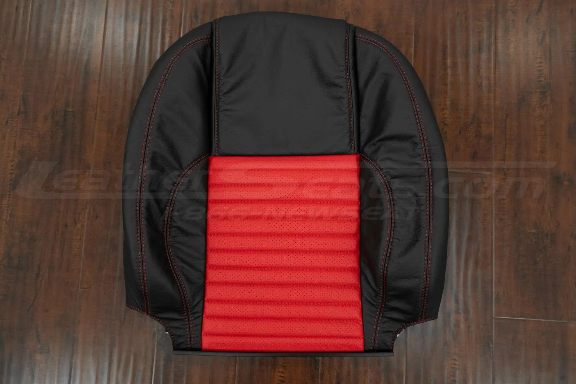 Two-Tone leather front backrest upholstery in Black & Bright Red