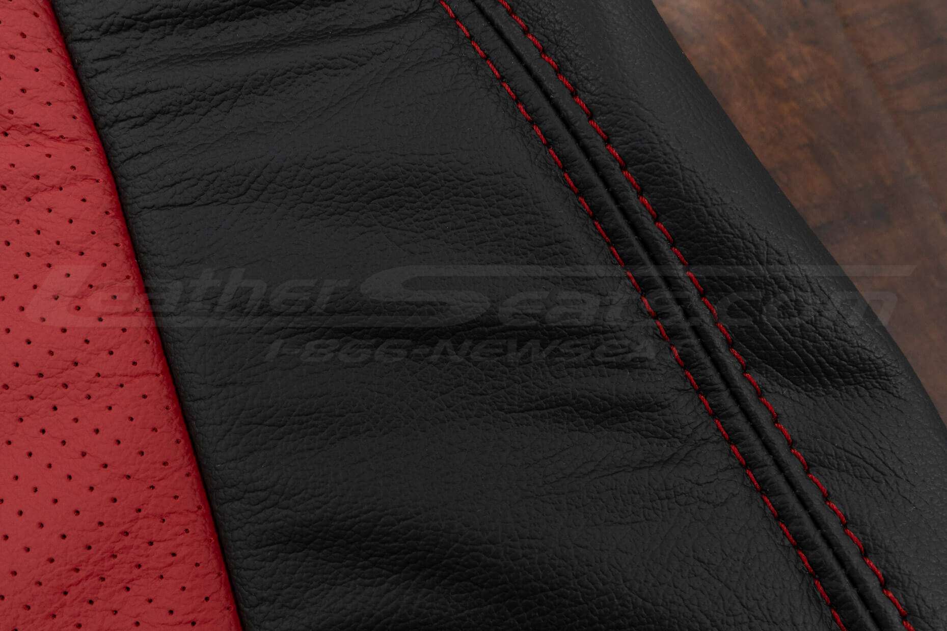 Contrasting double-stitching in Red