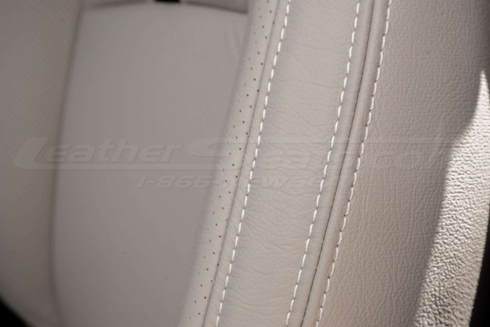 Contrasting double-stitching in Alabasteron Beach leather