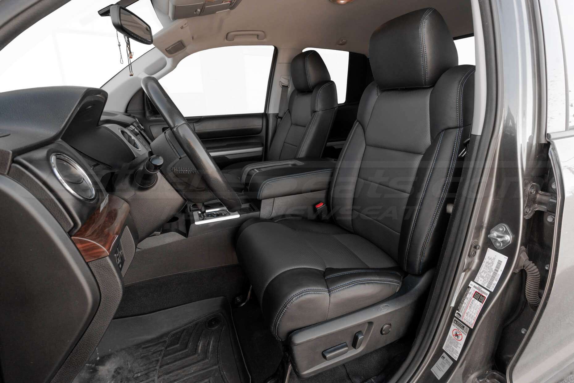 2014-2021 Toyota Tundra Double Tab with installed Black/Graphite Leather Seats