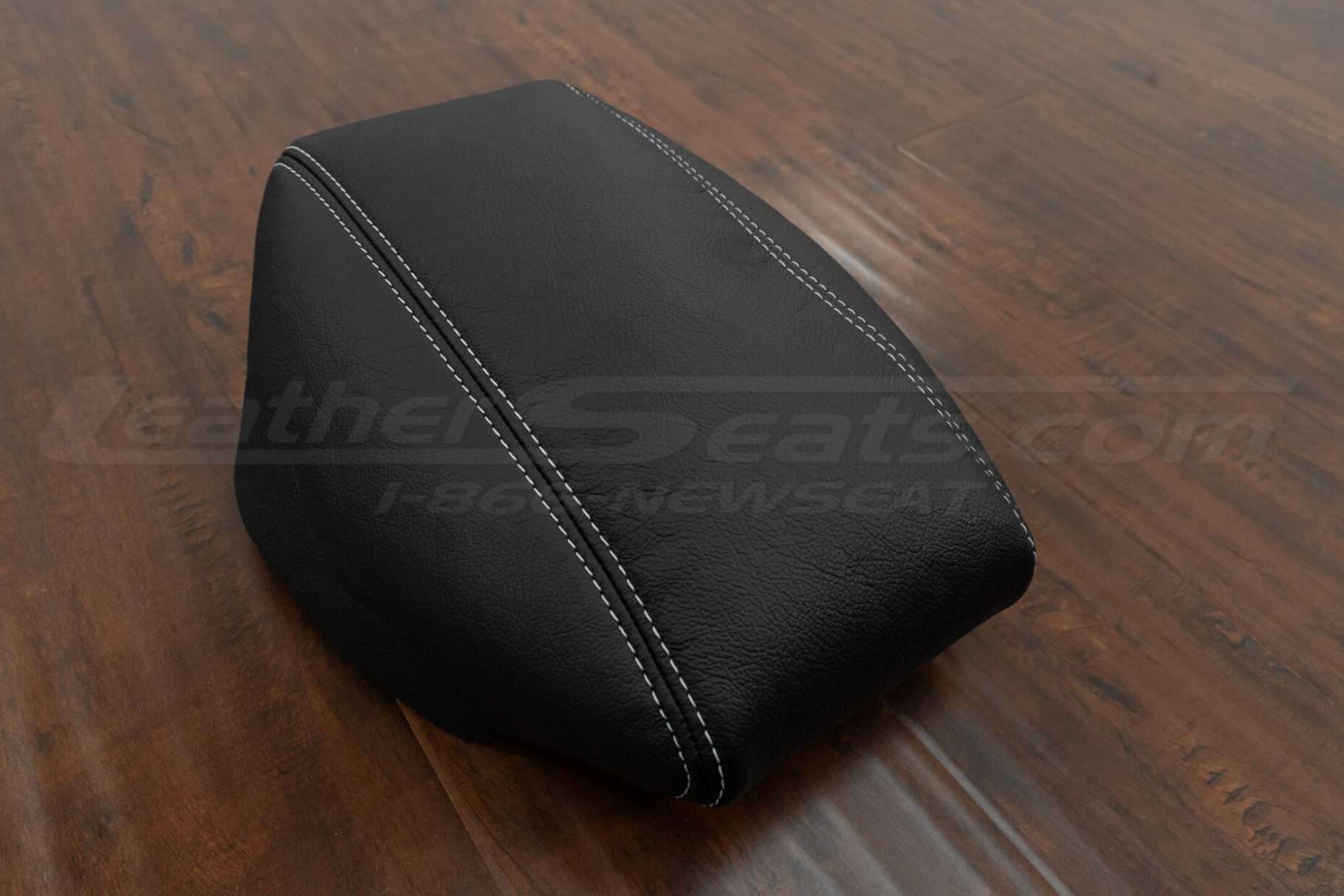 Flat side view of leather console lid cover forr Jeep GRand Cherokee SUV