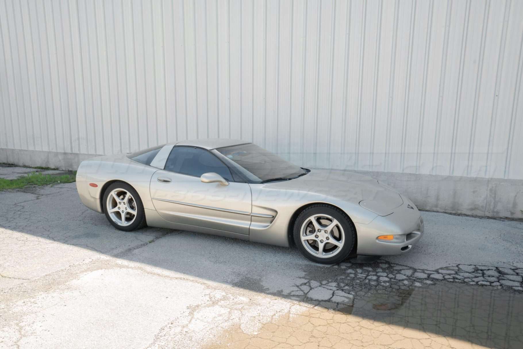 2001 Chevrolet corvette Coupe exterior
