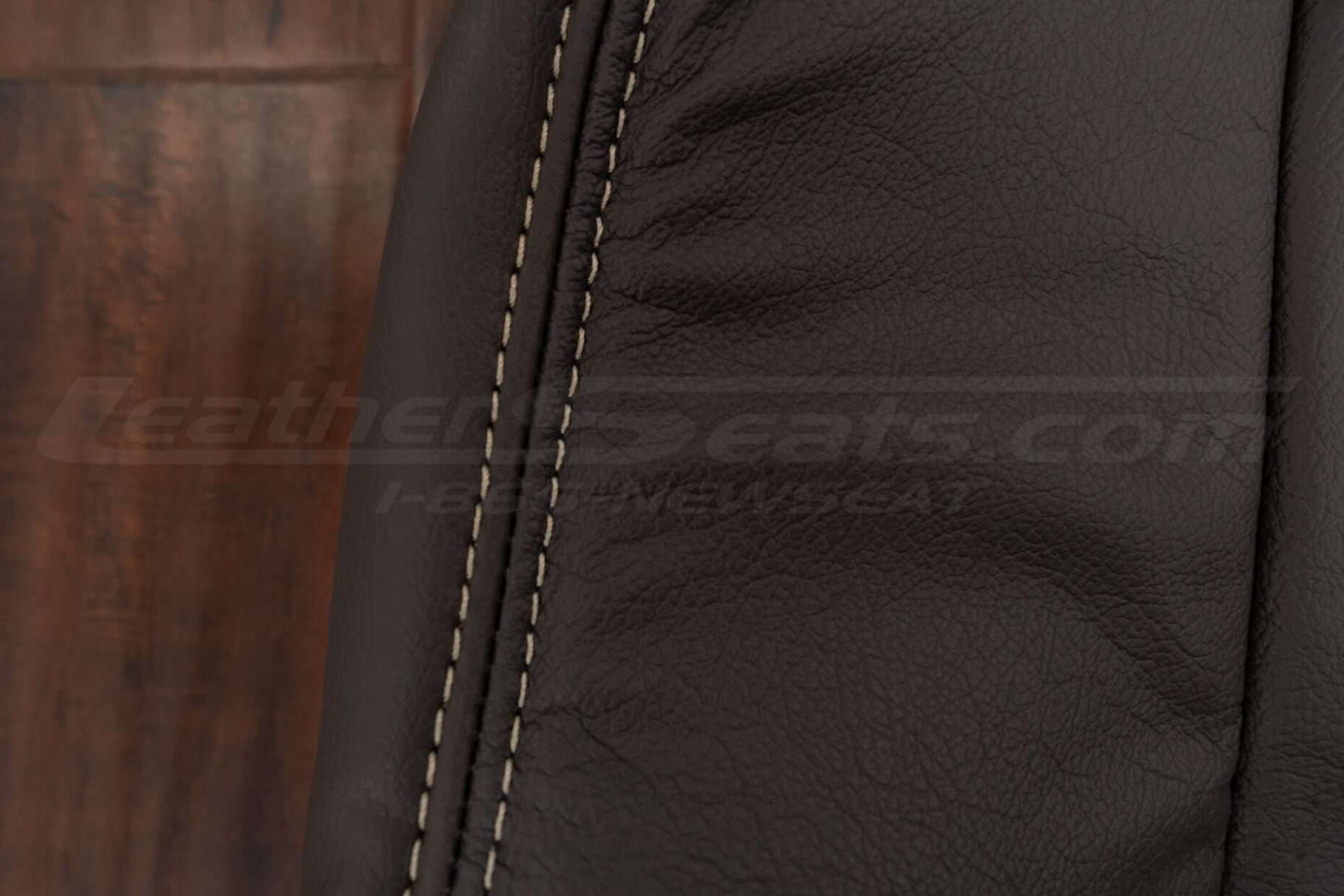 Contrasting double stitching in ADobe on Java leather