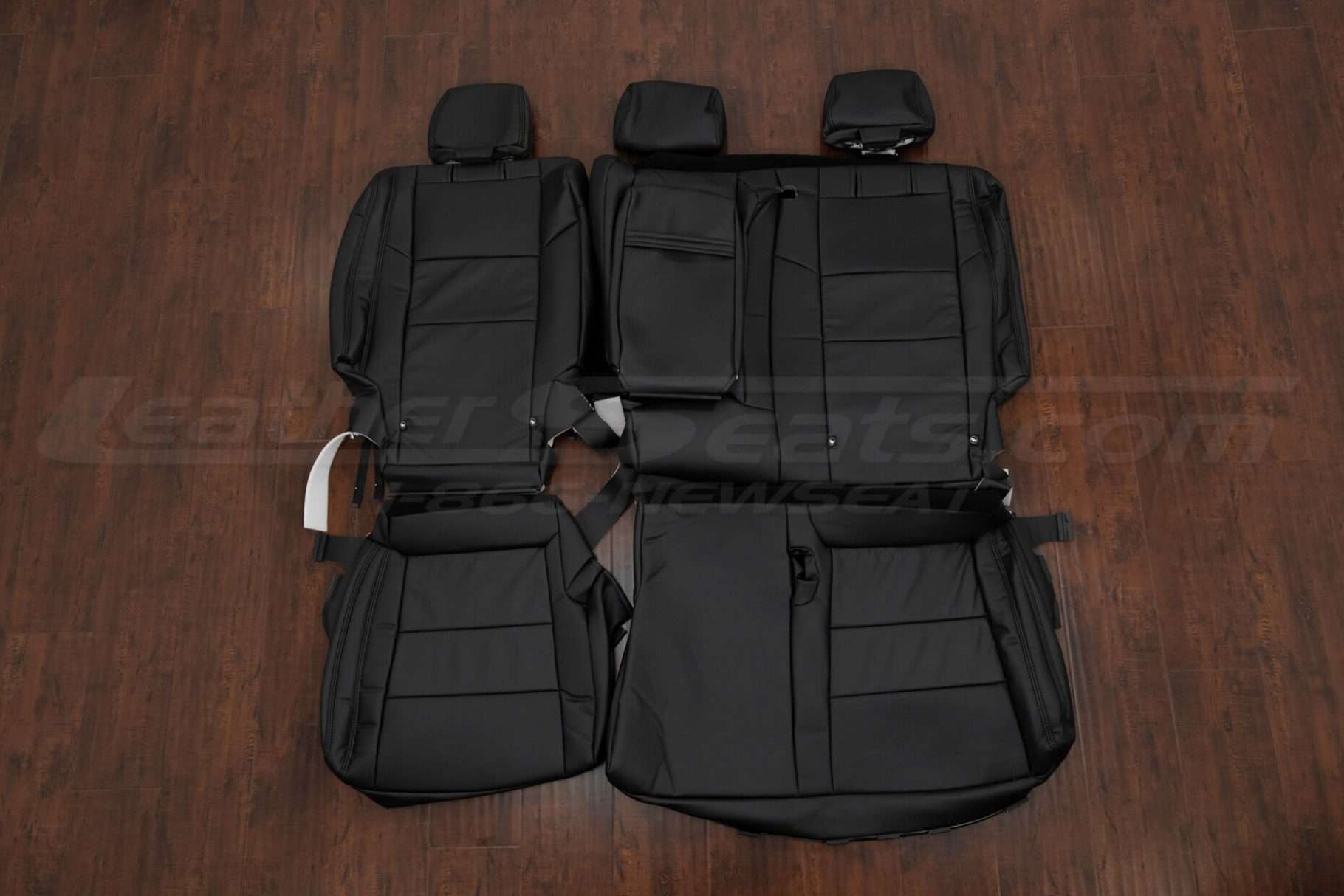 Jeep Grand Cherokee Custom Black leather upholstery - Rear seats with armrest