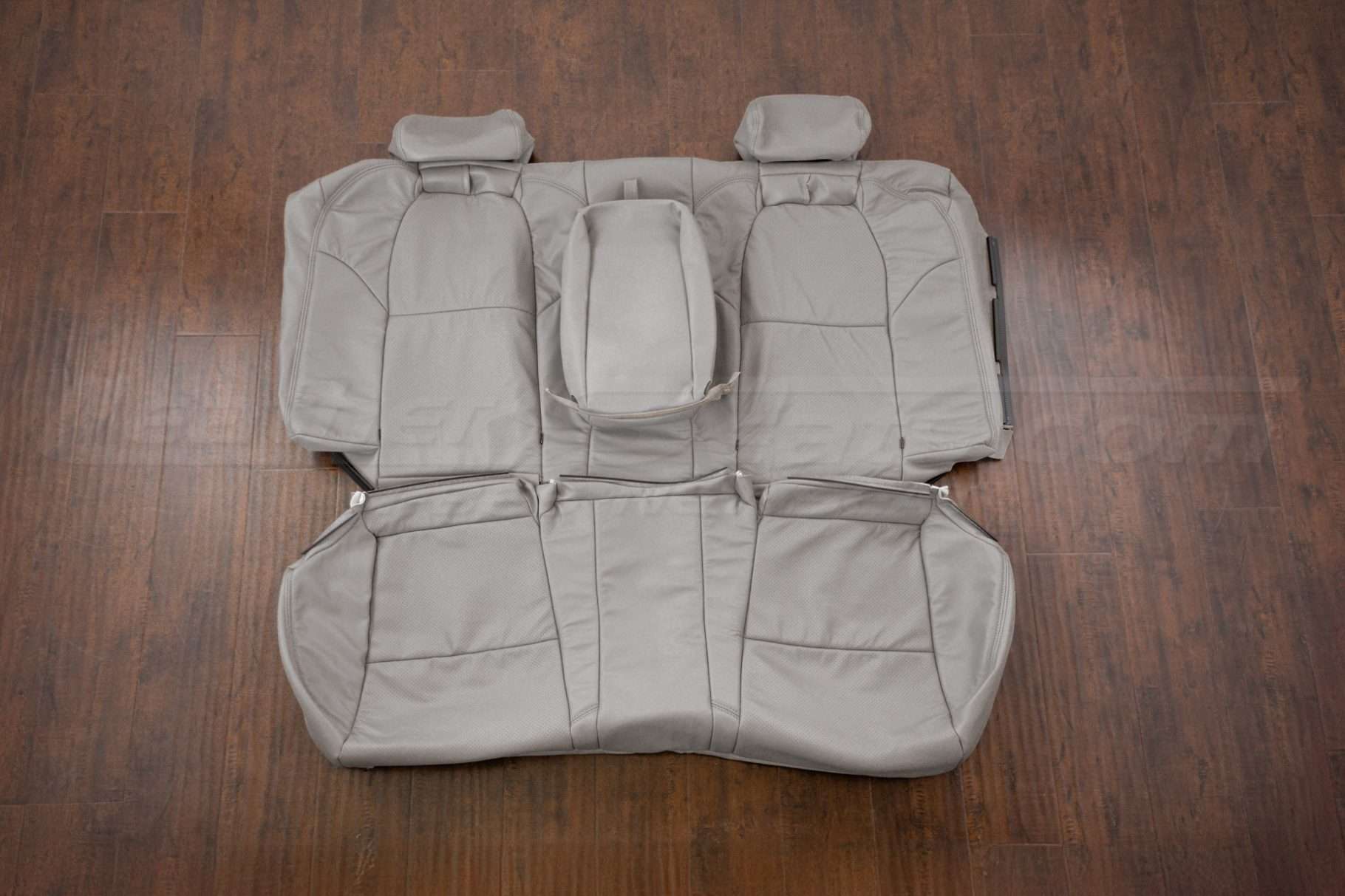 Acura TL Oyster leather upholstery - Rear seat with Armrest