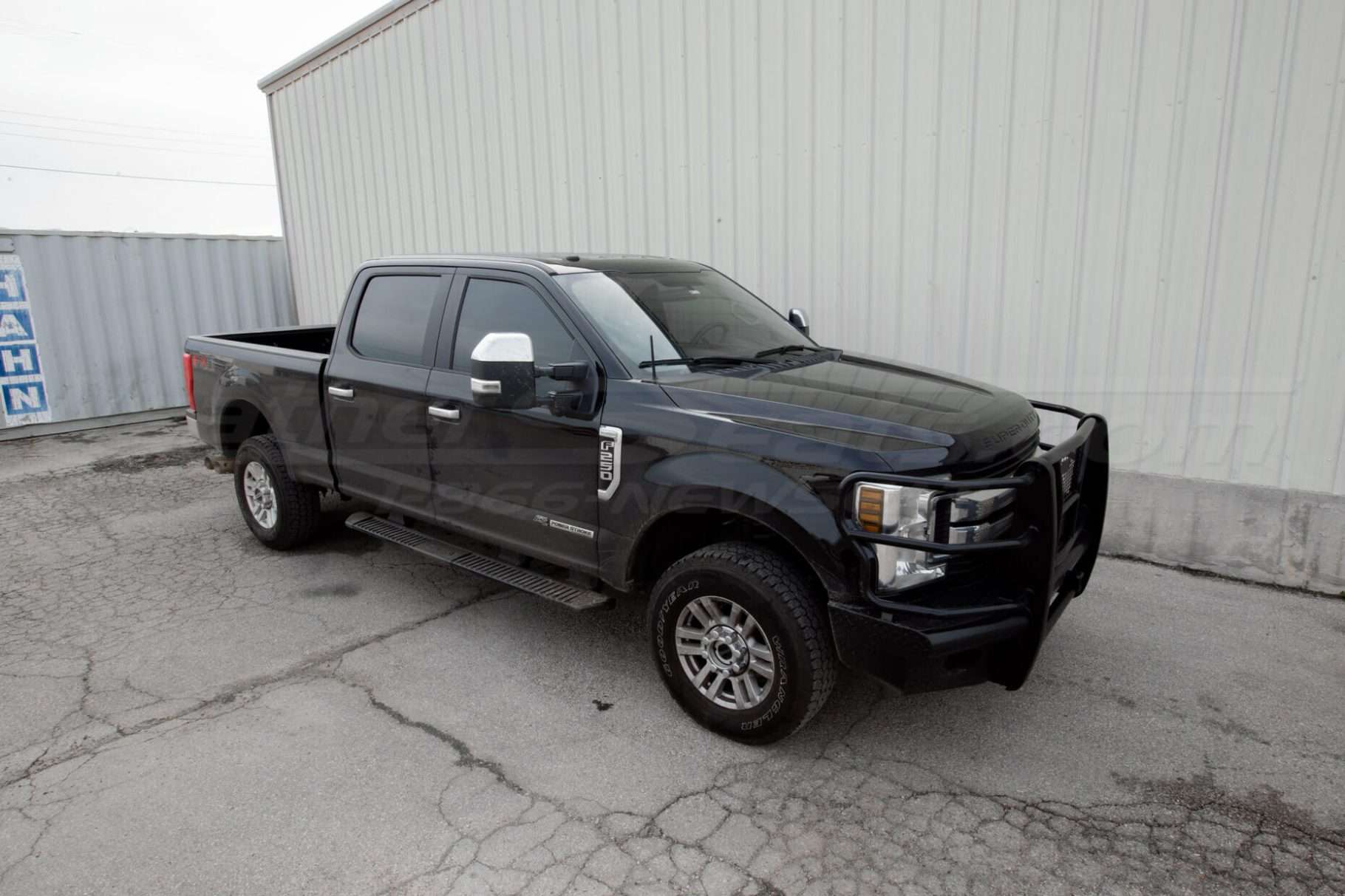 2019 Ford F-250 Crew Cab XLT Black Exterior