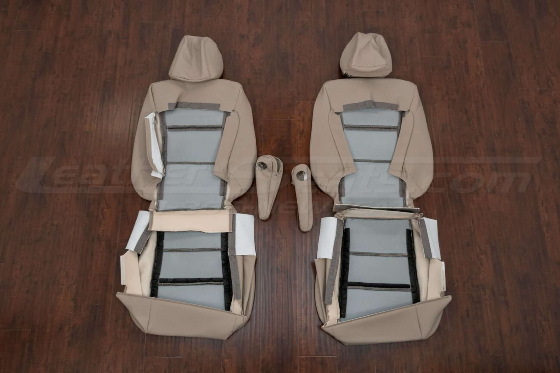 Front seat upholstery with armrests flipped