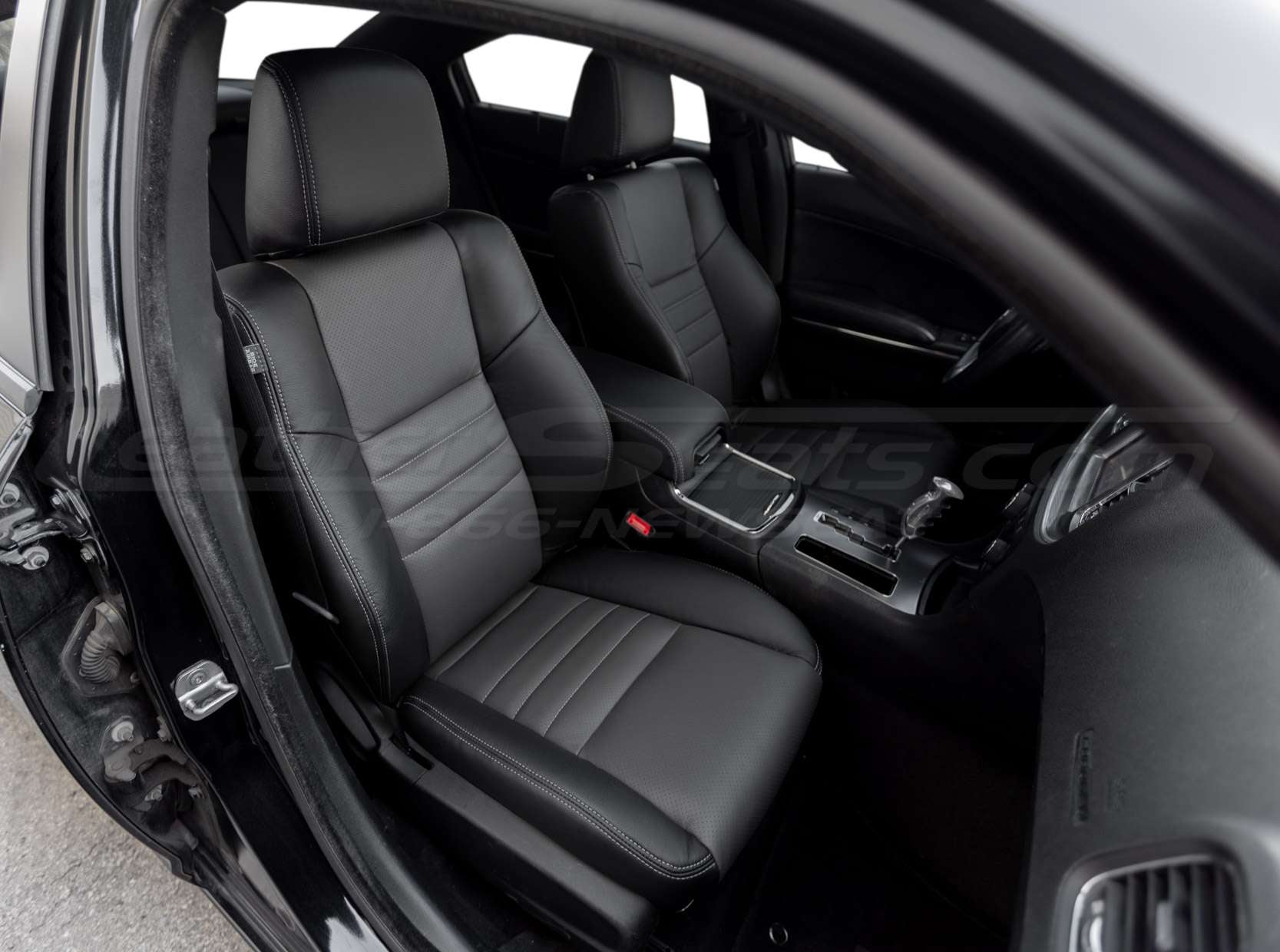 Alternative view of Black and Graphite Dodge Charger R/T installed leather seats - front passenger seat