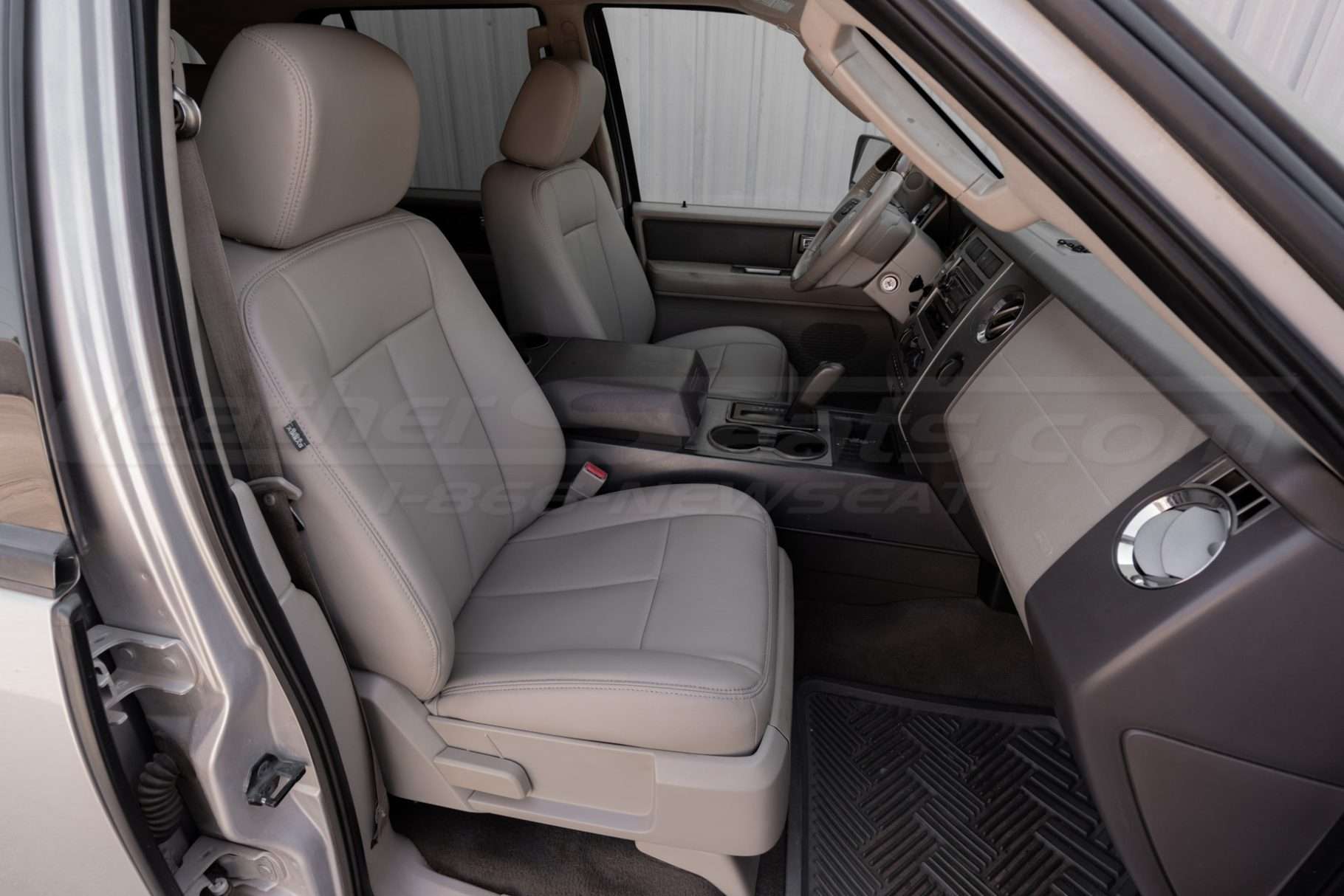 Alternative view of Stone leather seats for Ford Expedition - Passenger side