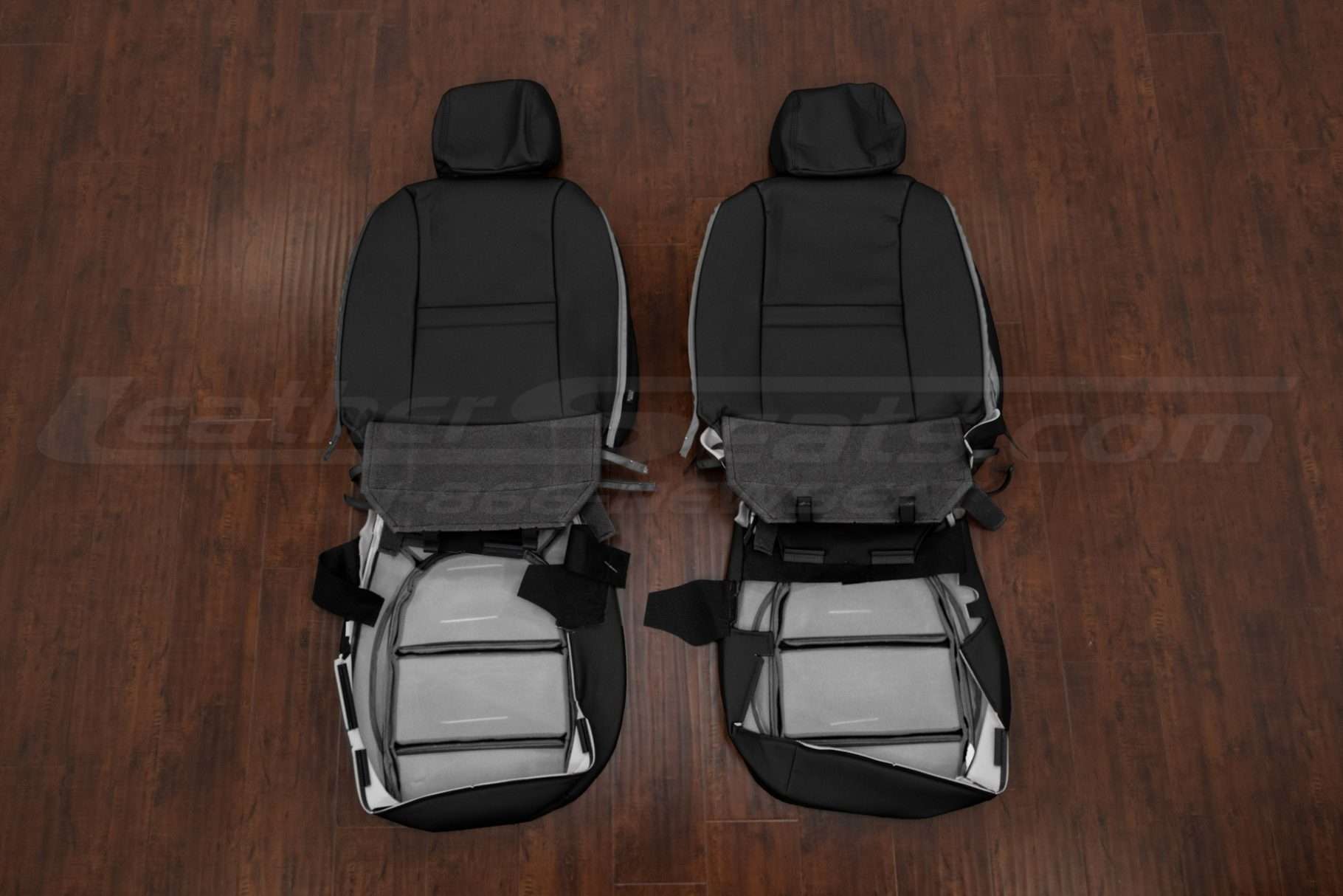 Front seat GMC Acadia leather upholstery