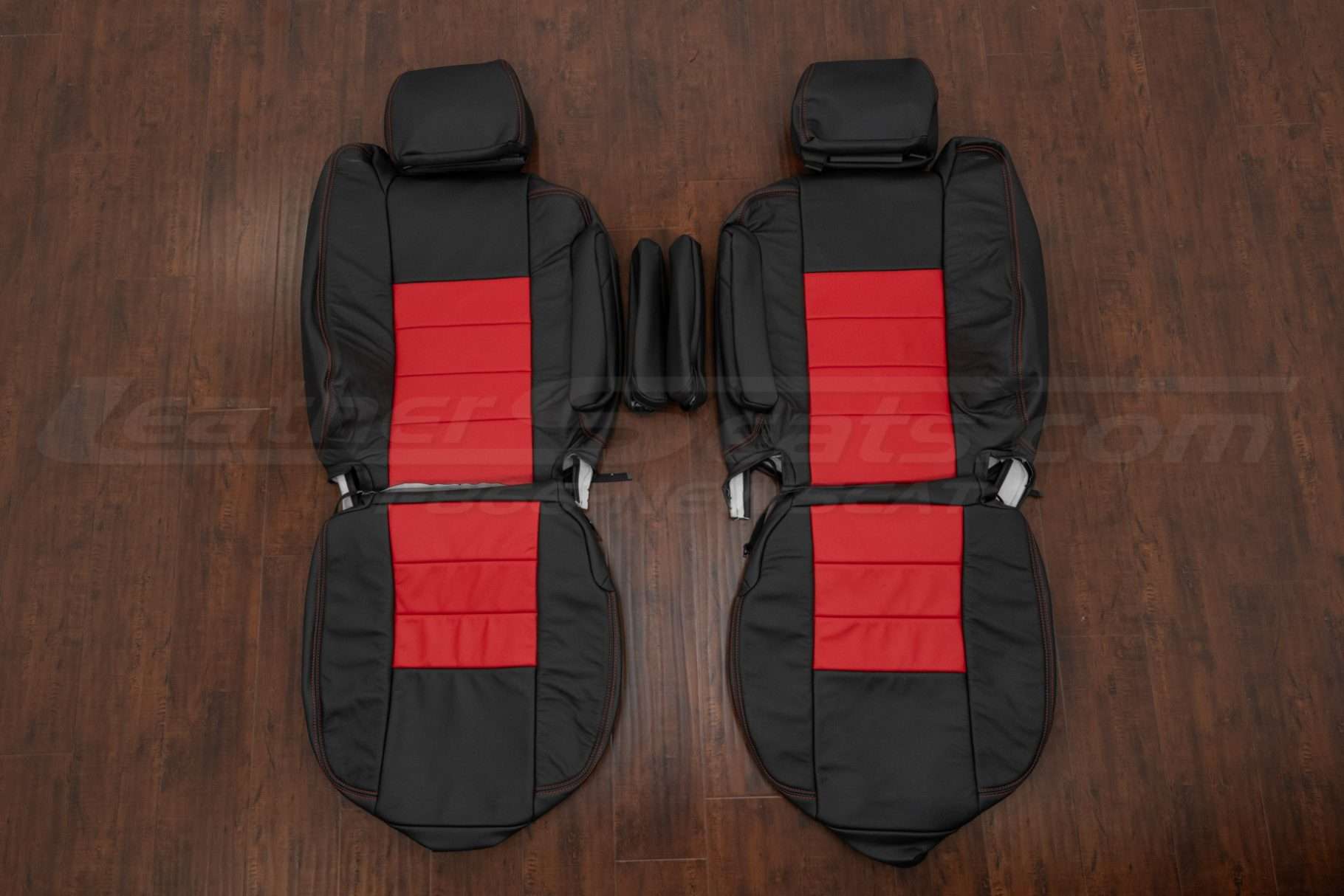 2004-2007 Hummer H2 3-Row leather seat interior kit - Black/Bright Red - Front seat upholstery with armrests