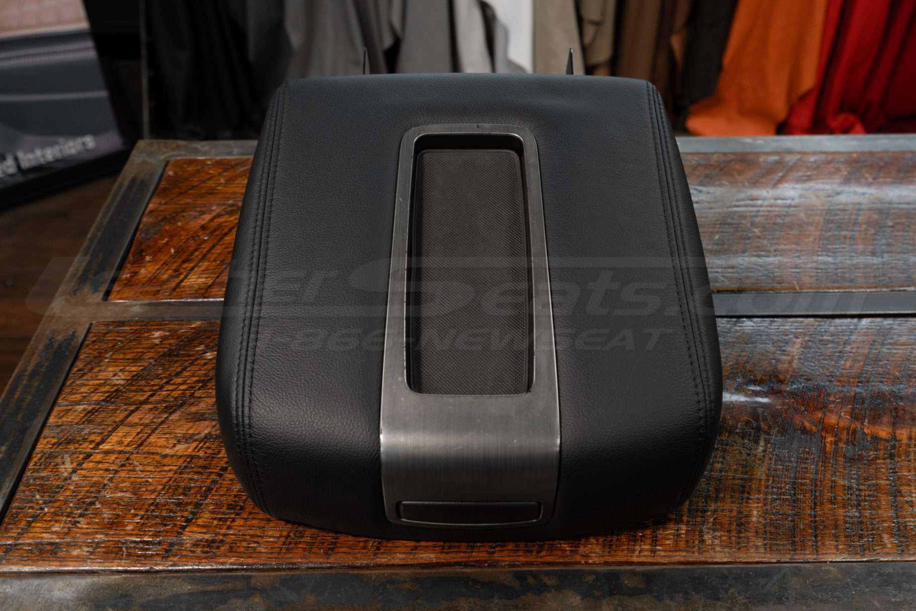 2008-2009 Hummer H2 aftermarket leather console lid in black
