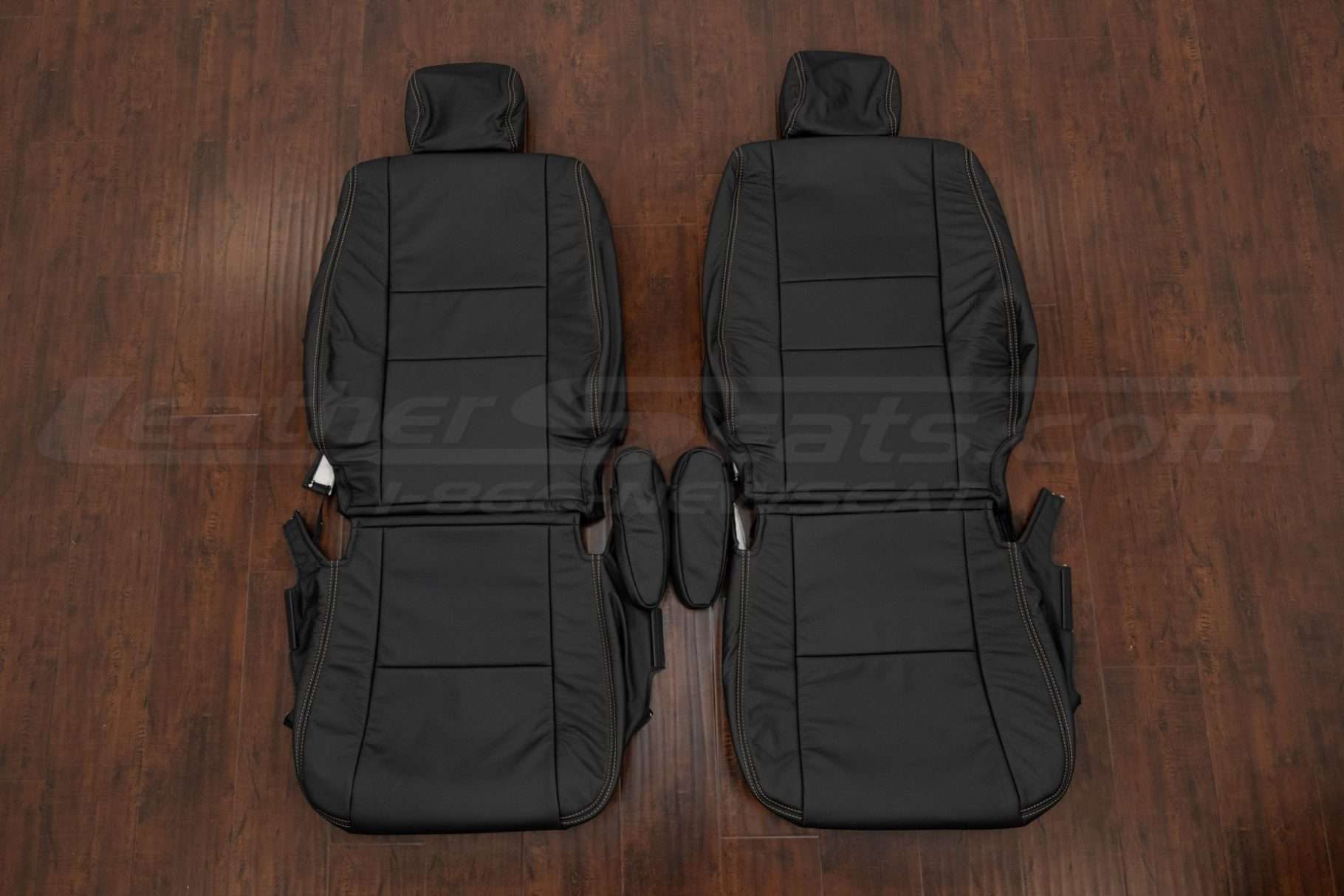 2005-2006 Toyota Tundra Double Cab aftermarket leather seat interior kit - Black - Front seat upholstery with armrests