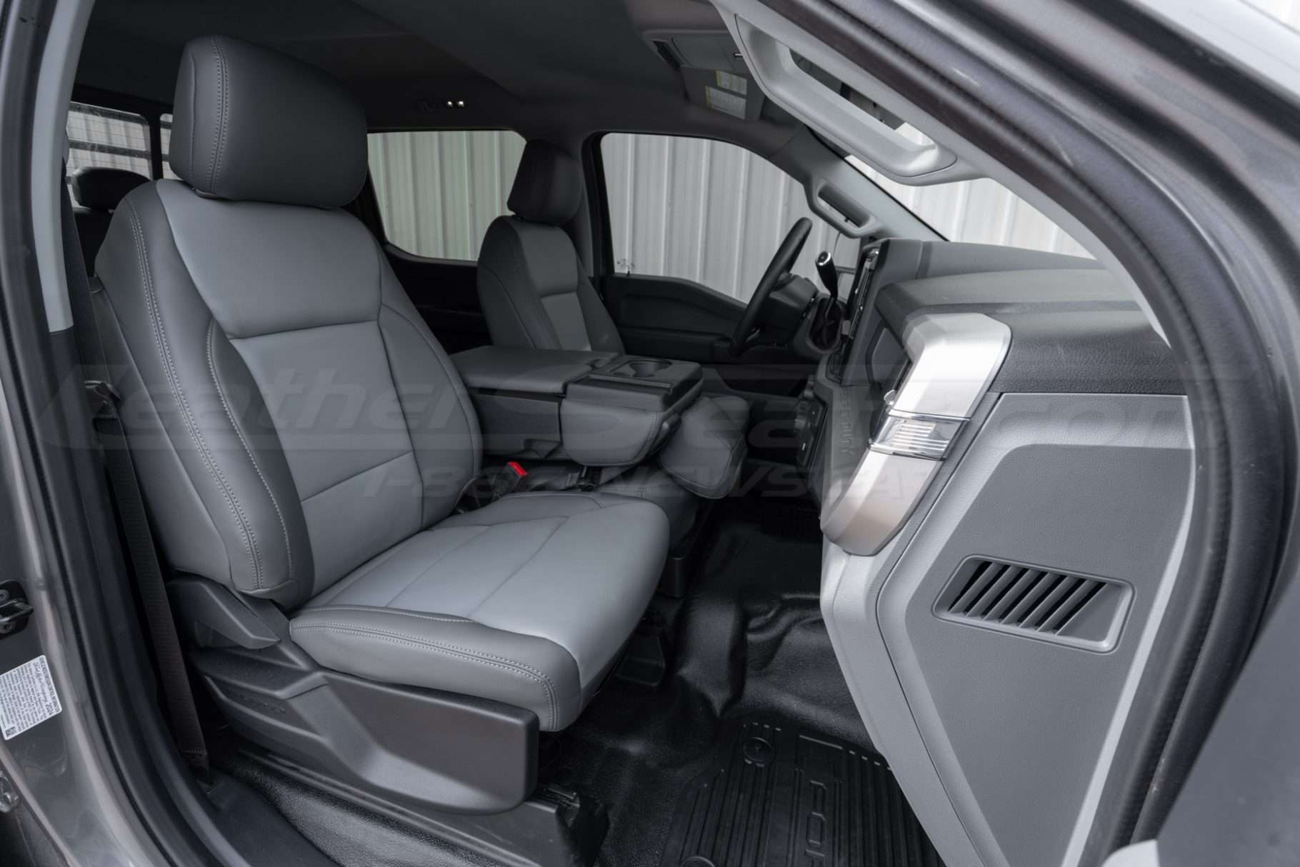2023-2025 Ford F-250 /F-350 /F-450 Low Back buckets seat configuration with aftermarket leather seats