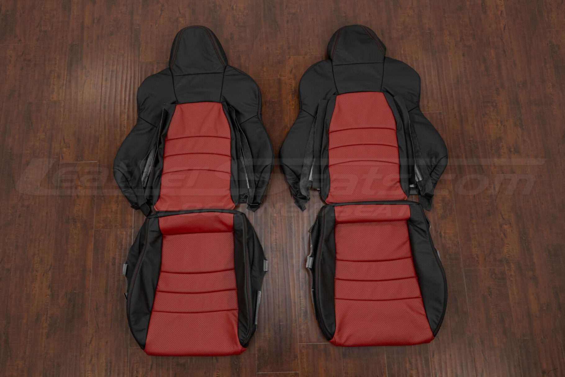 2006-2007 Honda S2000 Aftermarket leather seat interior kit - Black/Cardinal / Front seat upholstery