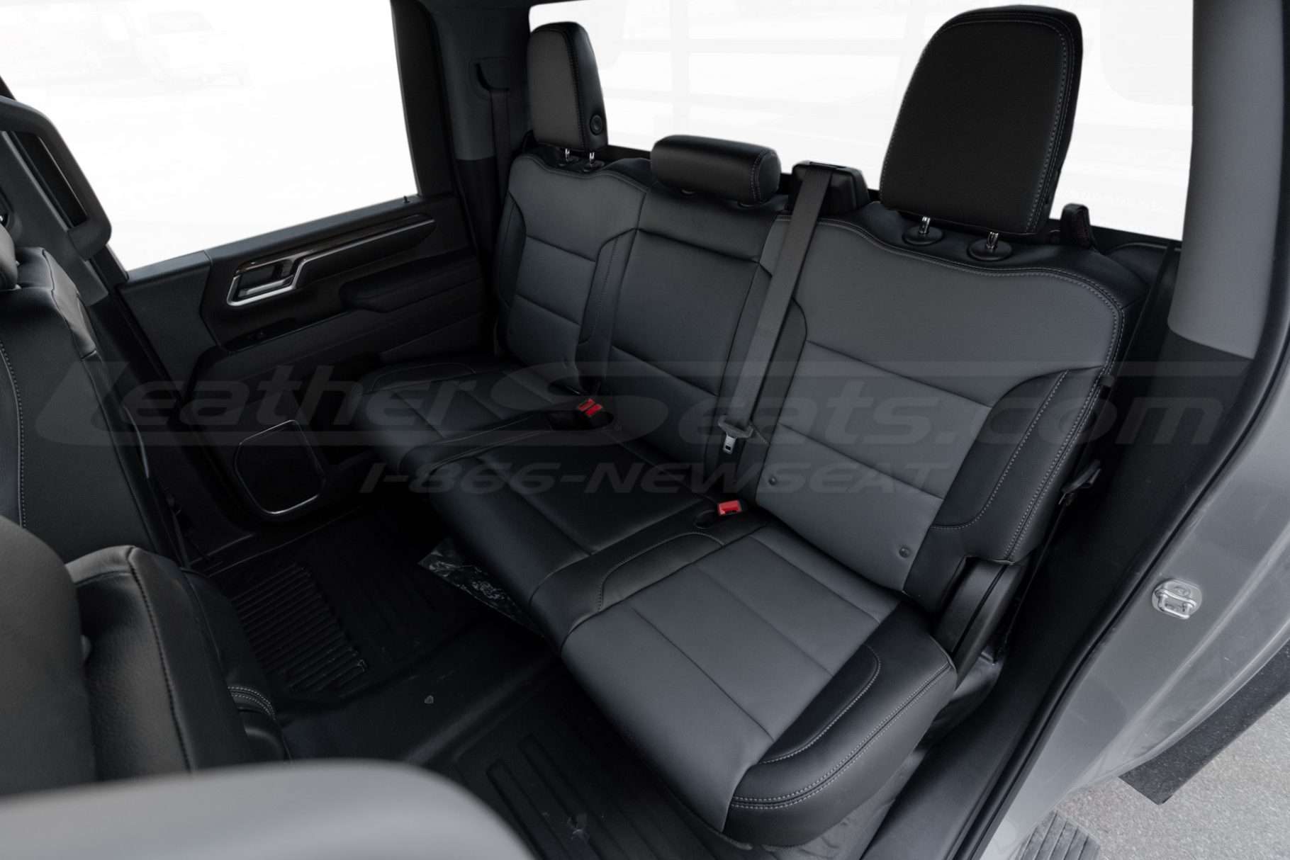 Instaleldrear leather seats for 2024 Chevy silverado crew cab 2500