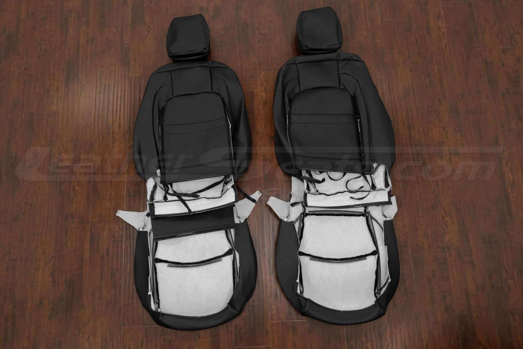 Front seat mazda 3 leather upholstery flipped