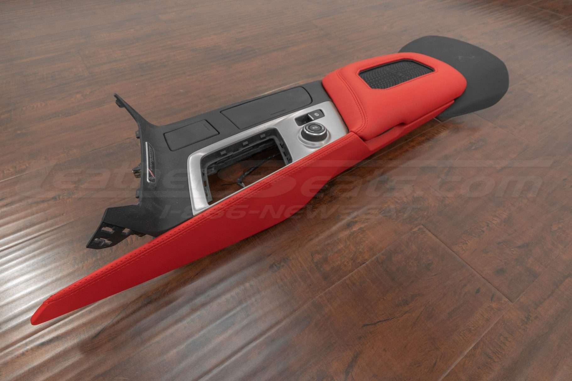 Chevrolet C7 Corvette leather console thigh extension