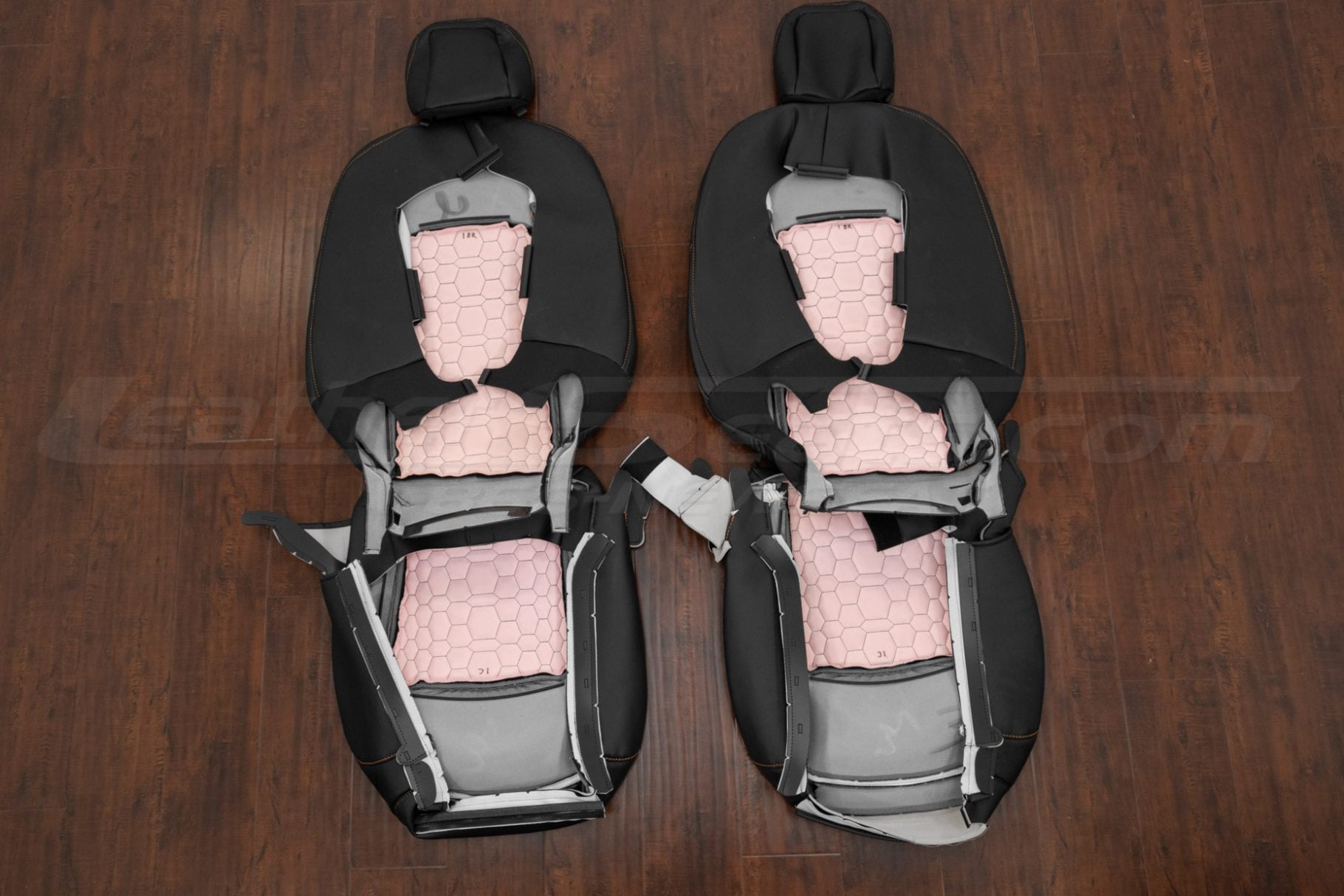 Front seat jeep gladiator leather upholstery flipped