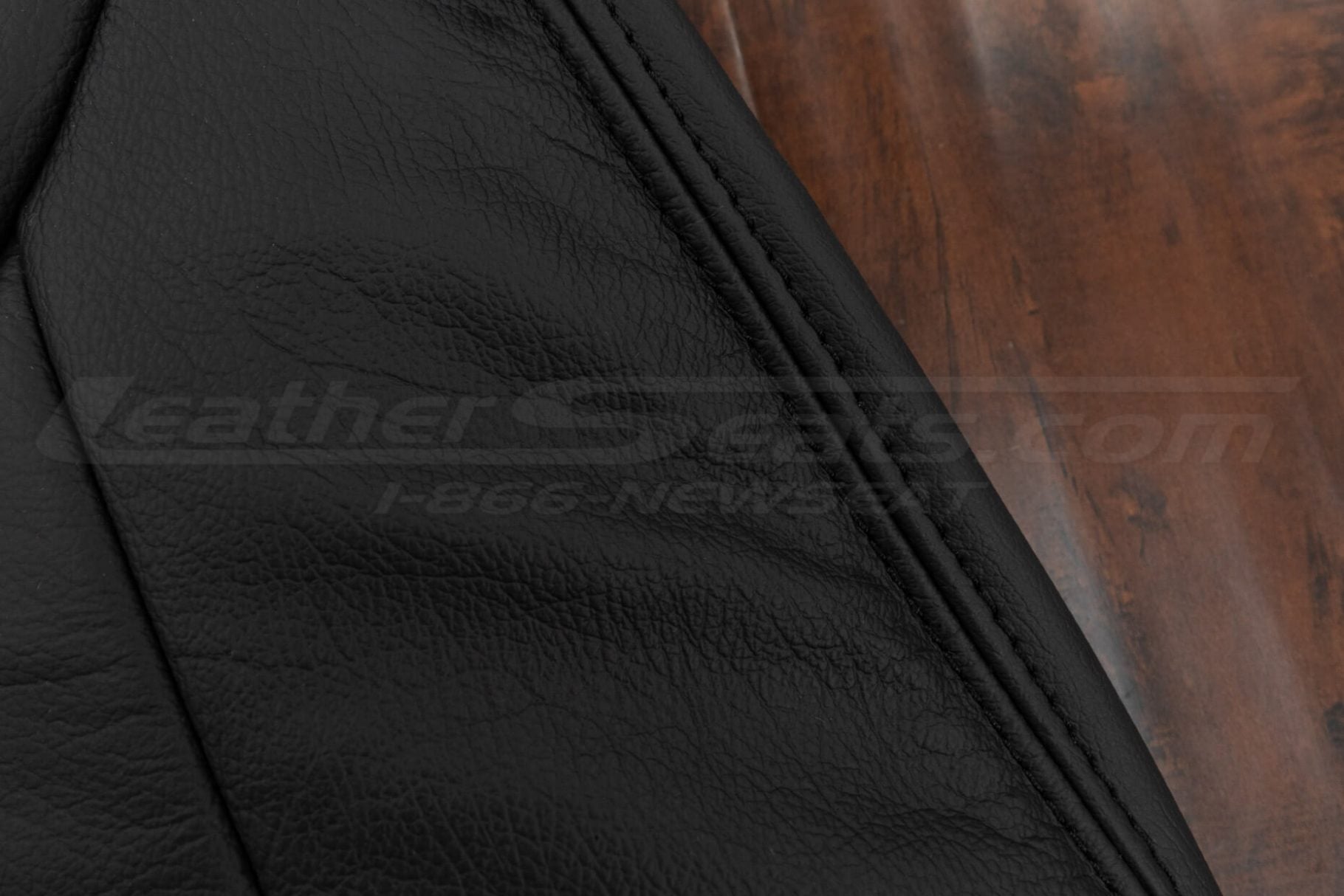 Black stitching on black leather - Hyundai elantra