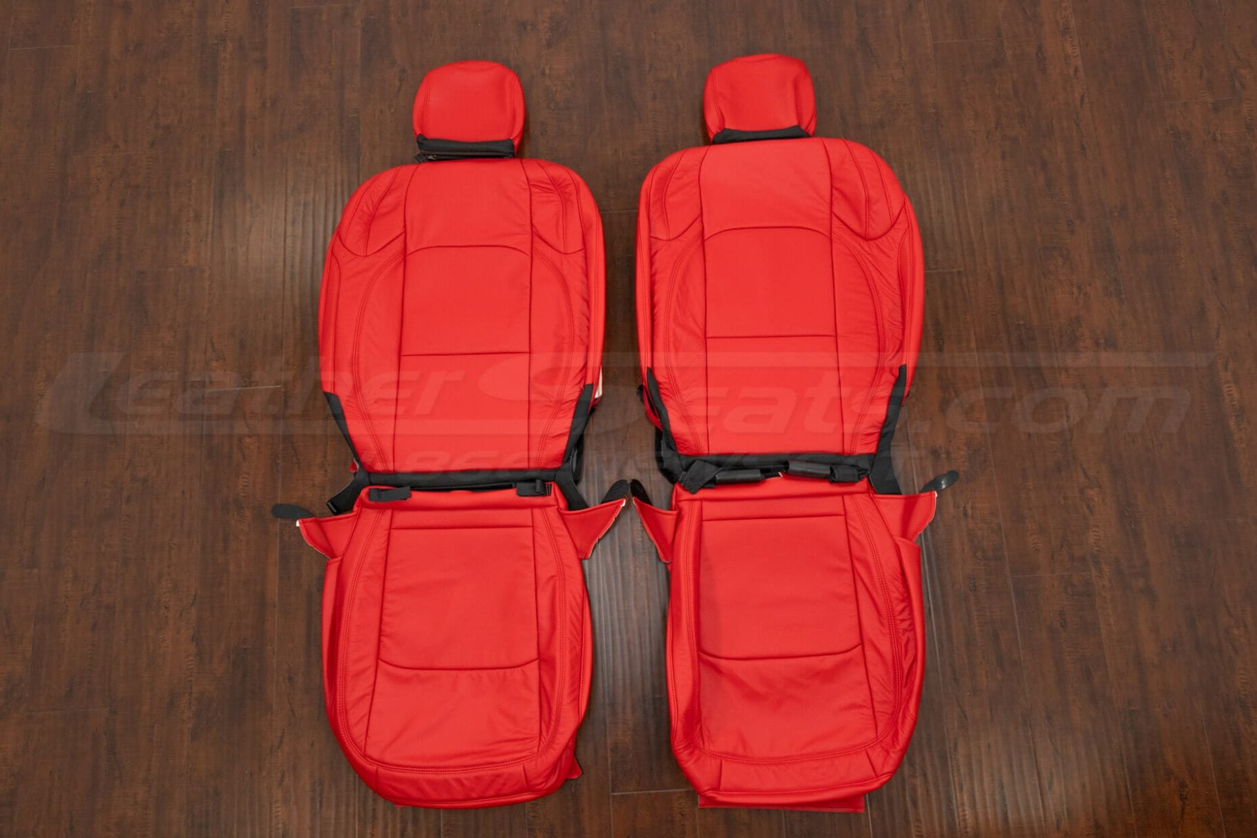 Aftermarket jeep gladiator/wrangler leather uphosltery kit in brigh red - front seat upholstery