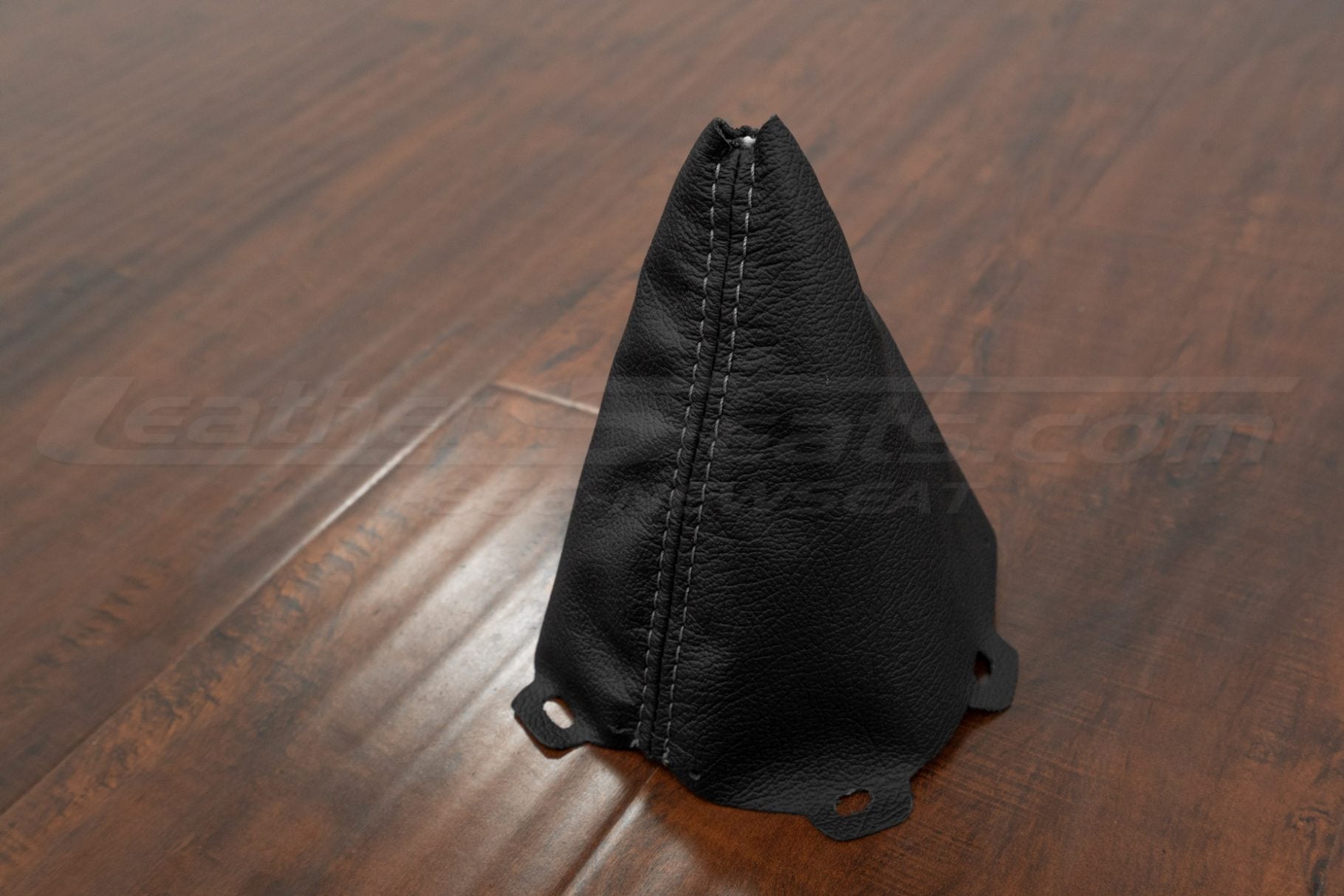 Aftermarket manual shift boot cover for ford bronco