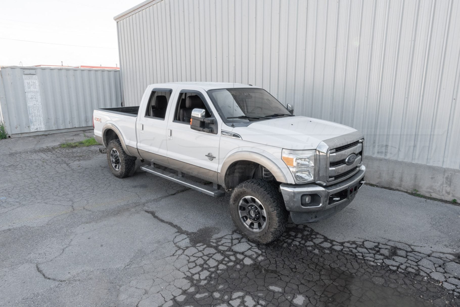 2012 Ford F-250 Crew Cab white exterior
