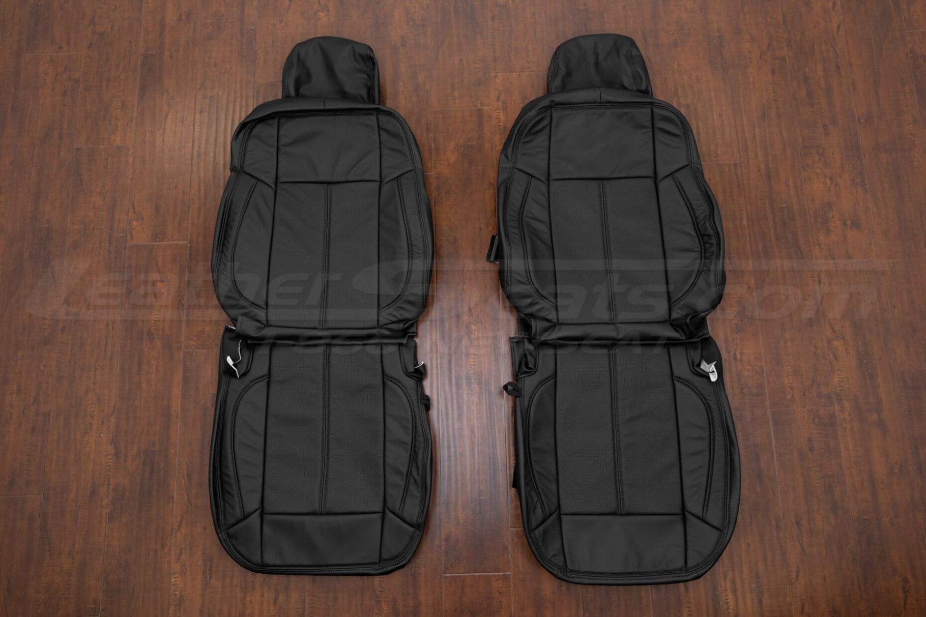 2009-2010 Hummer H3T Black leather seat covers - front seat upholstery