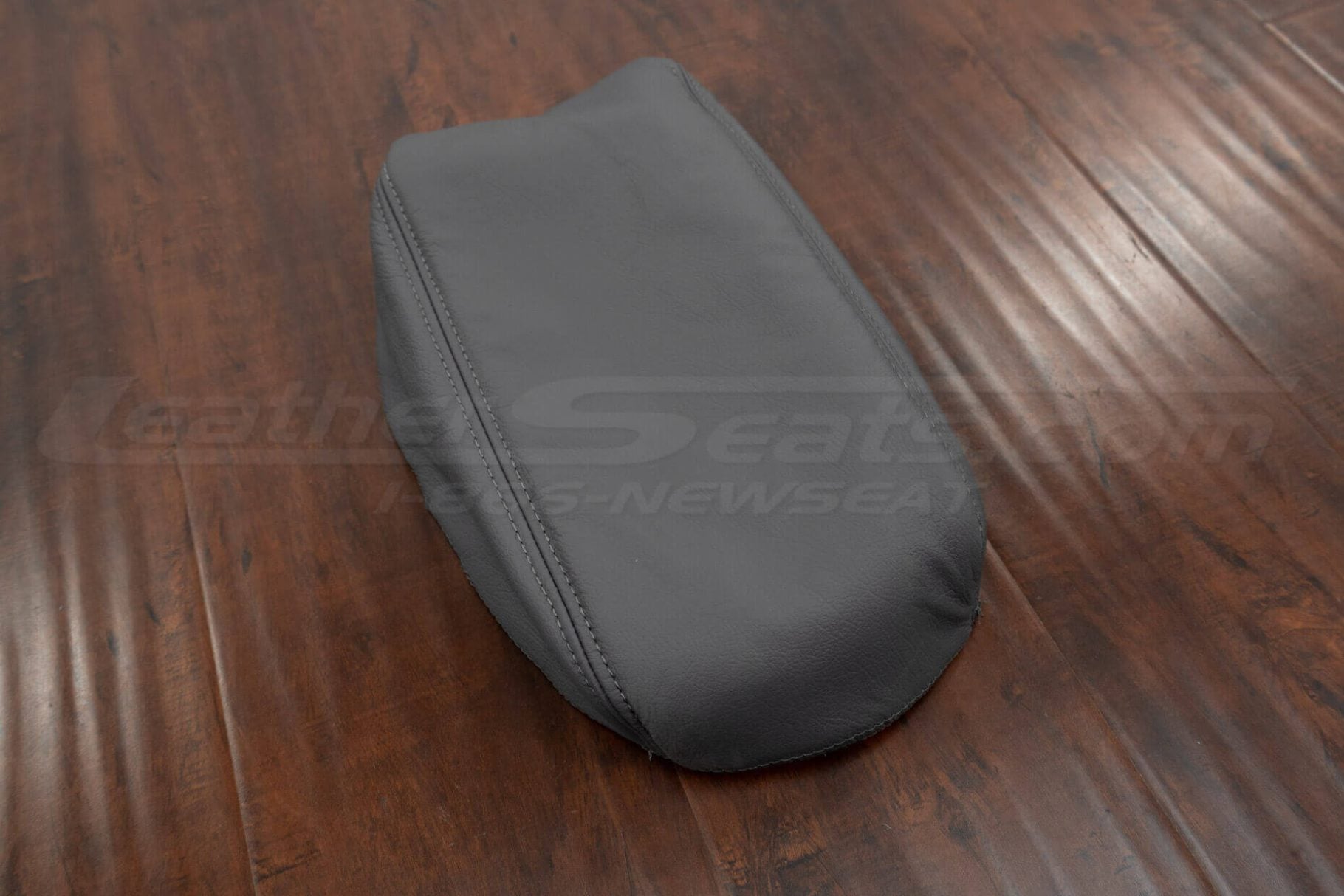 Side view of console lid cover in lapis for lx470