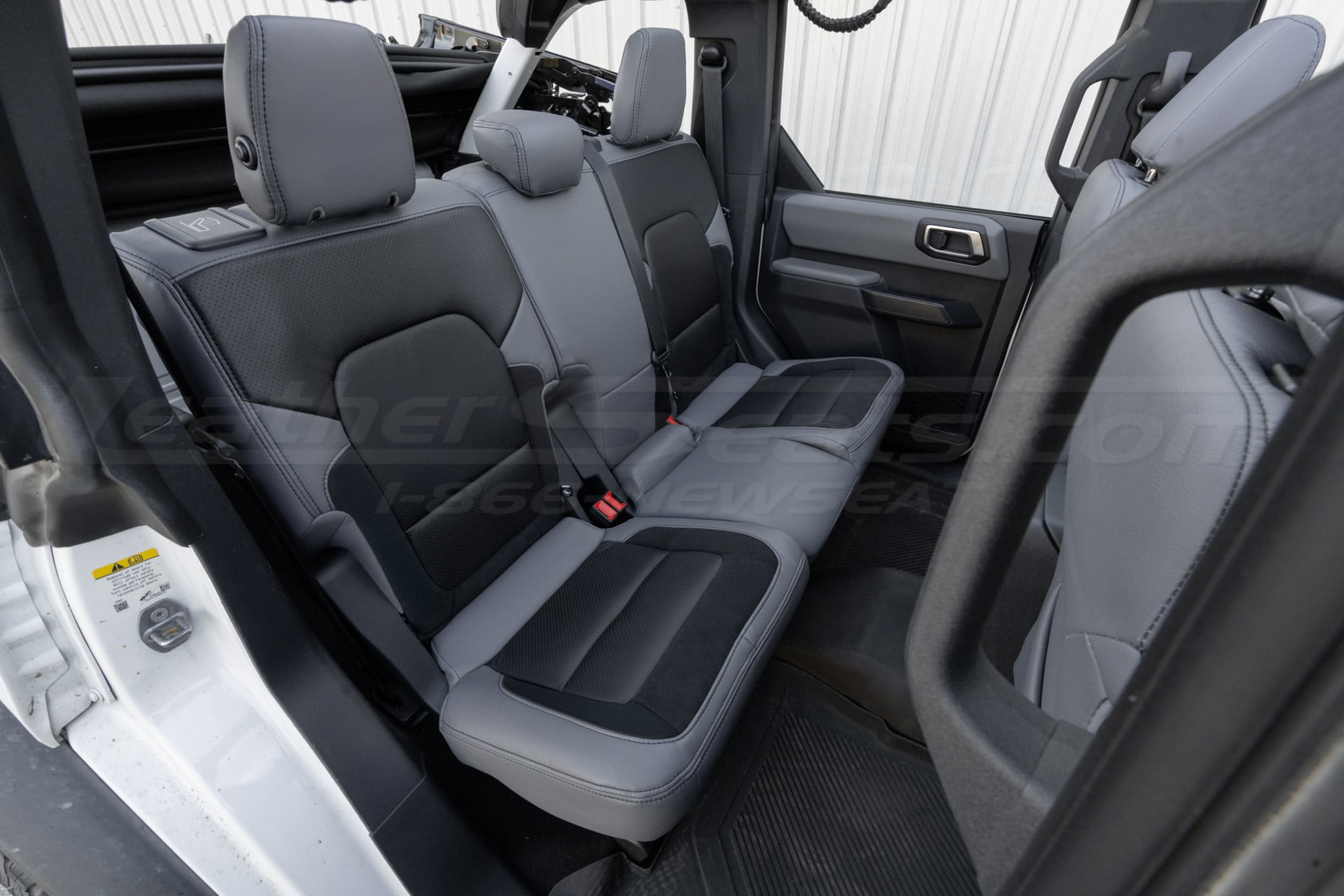 Custom rear leather seats in ford bronco full size
