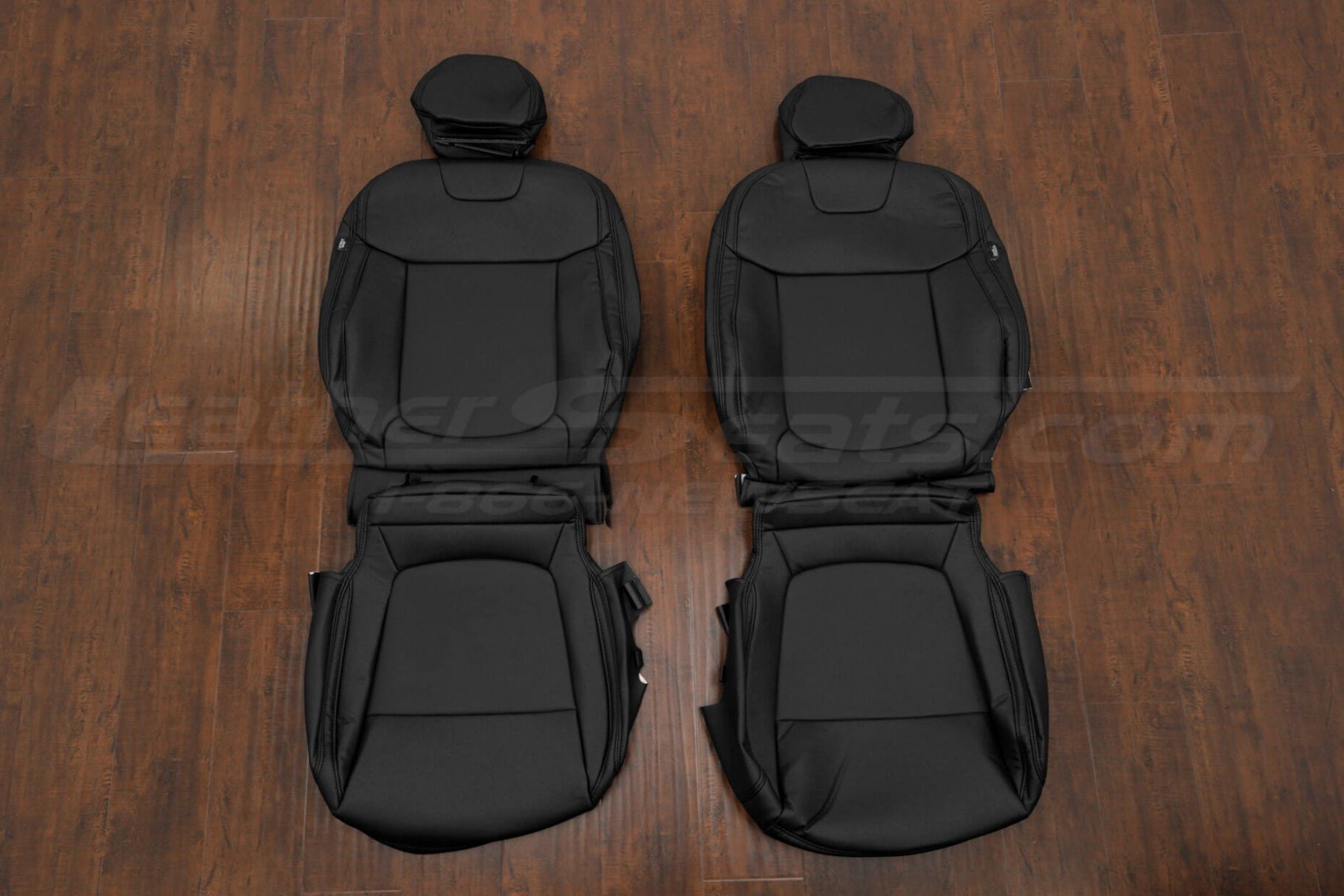 2022-2025 Sanz Cruz Black leather seat covers- front seat uphosltery