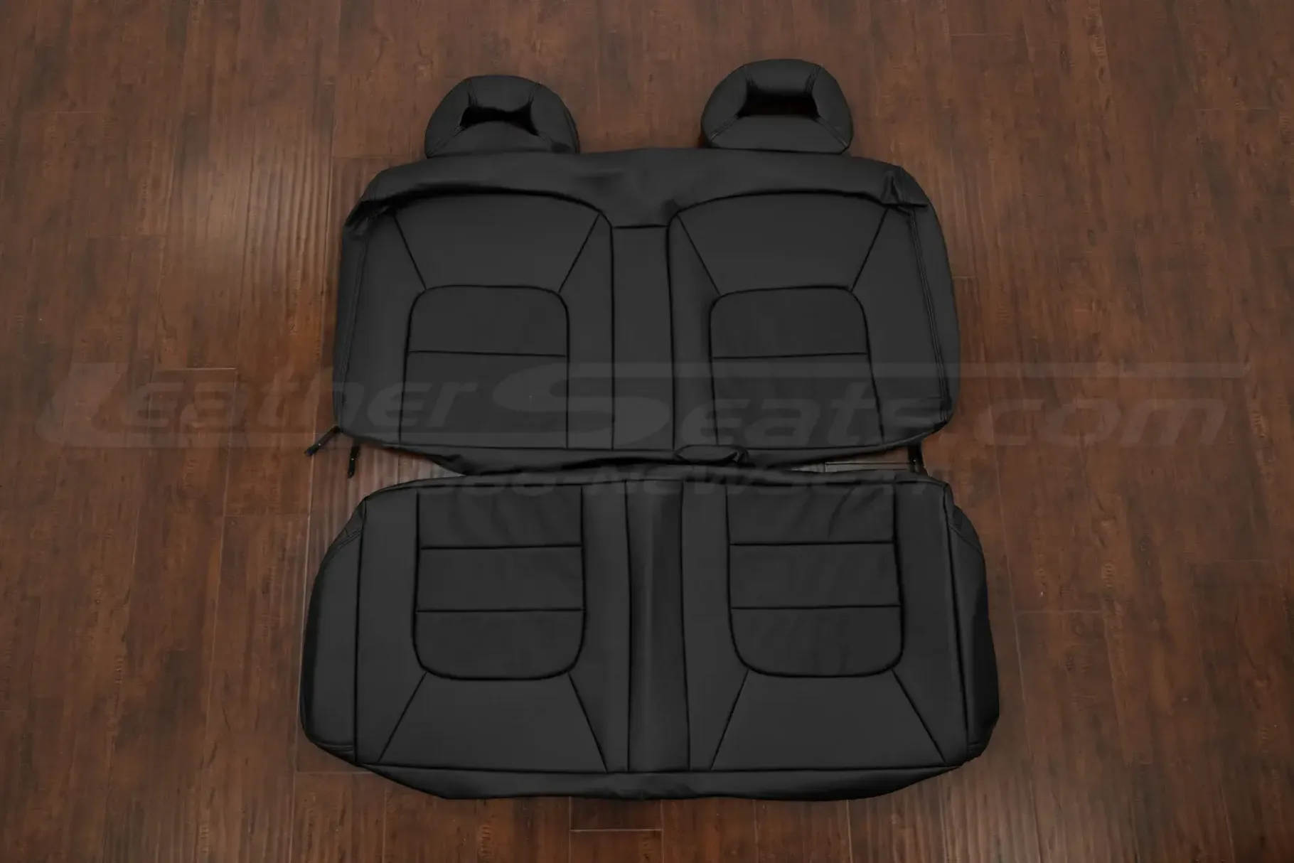 Custom black leather upholstery for vw beetle - rear seats