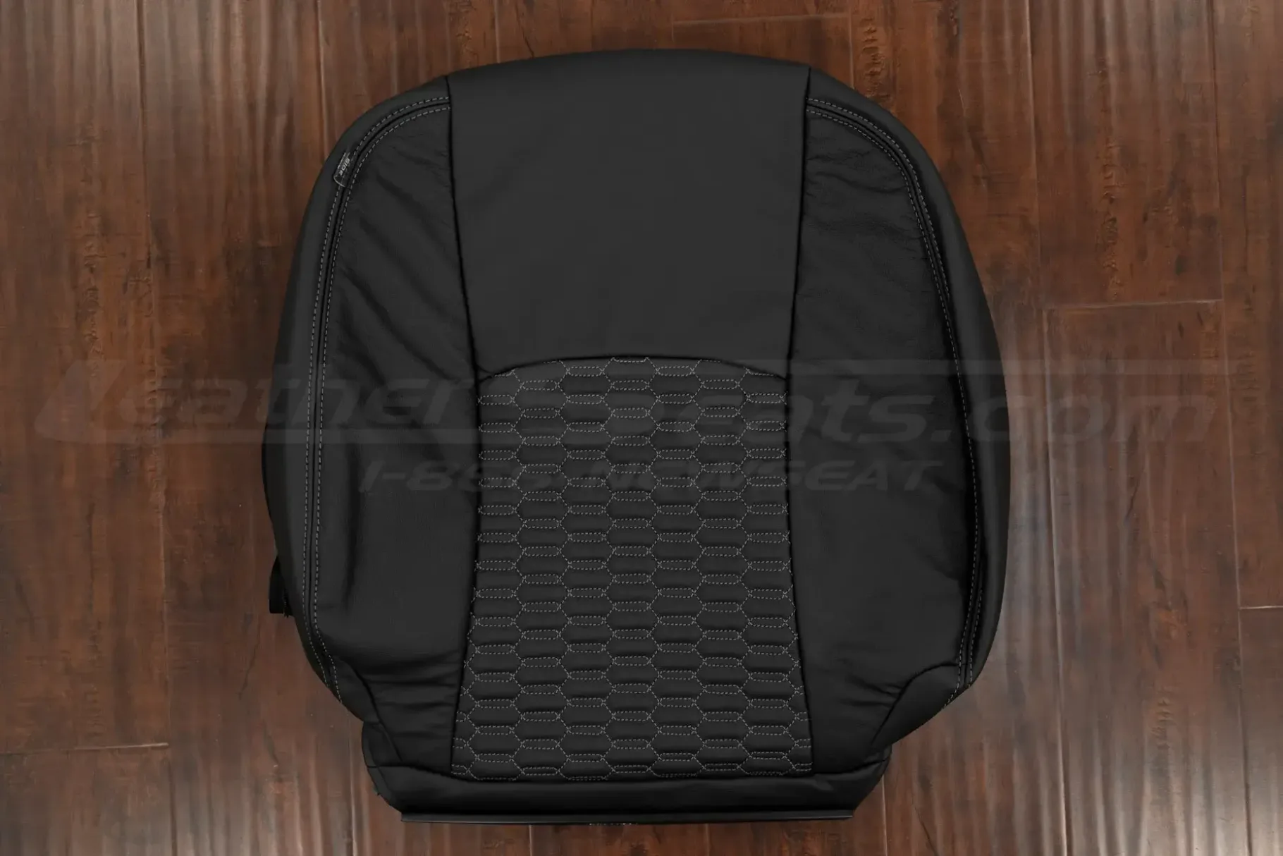 Ram Quilted leather backrest with interlaced hex