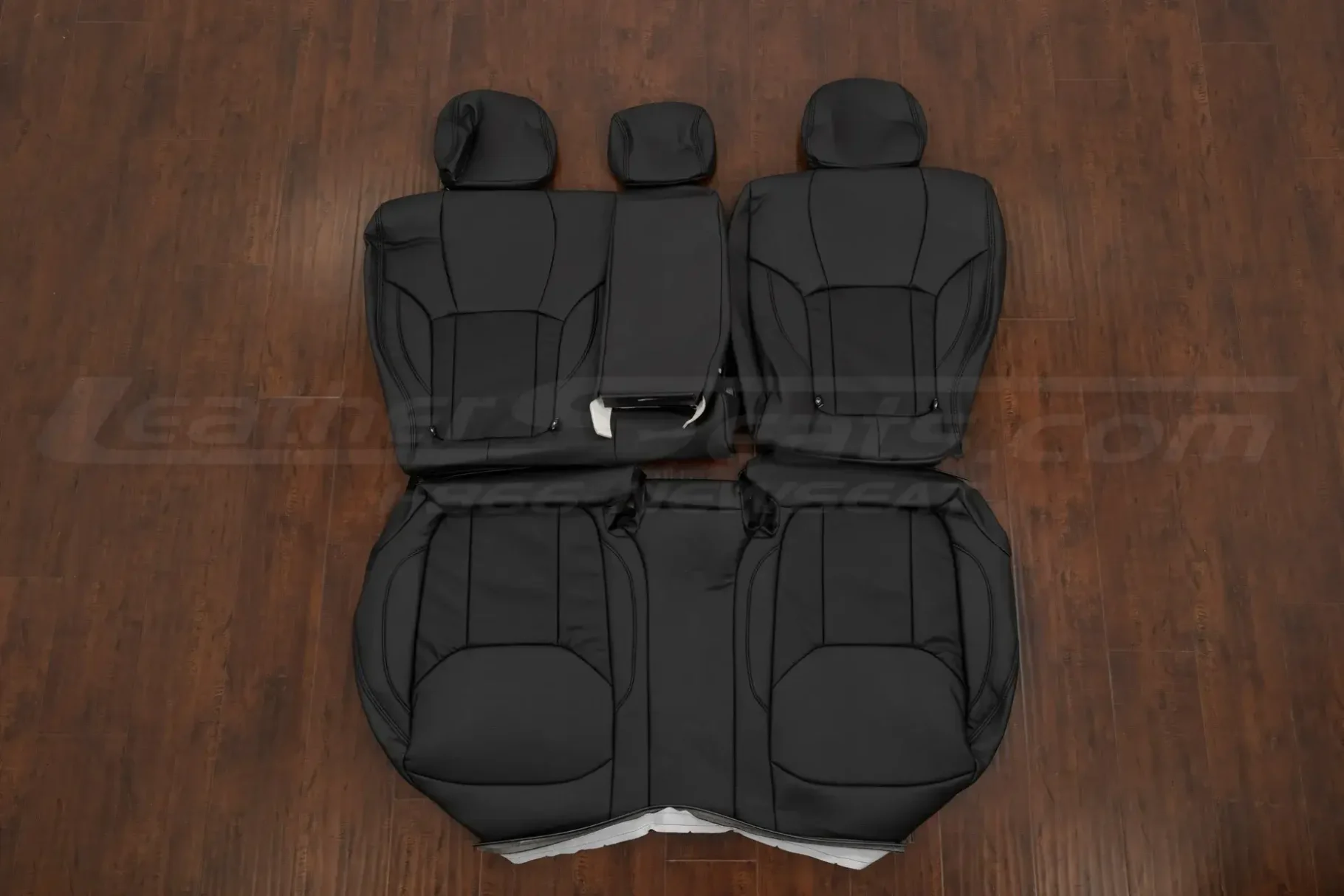 Rear seat leather upholstery with armrest for Subaru Forester