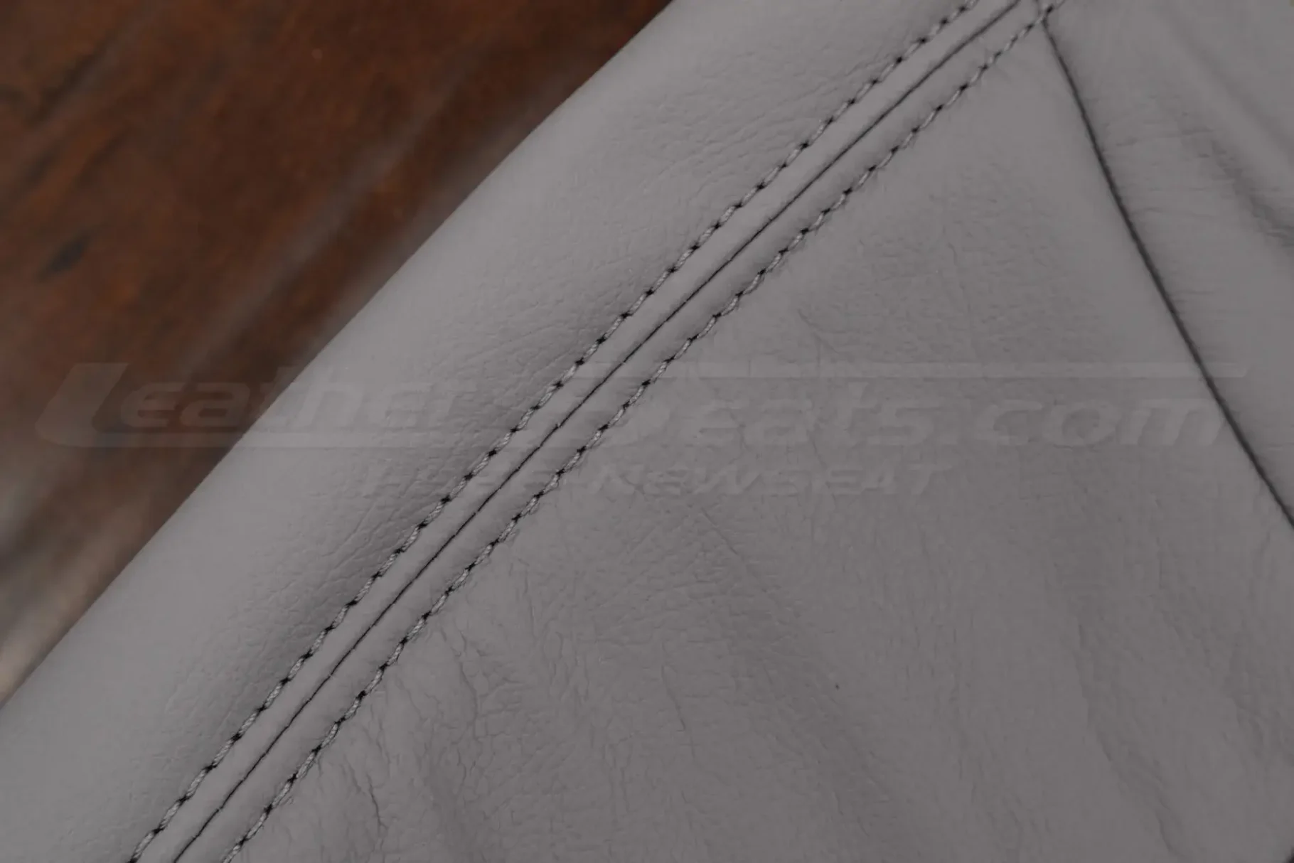 Ash doulbe-stitching on matching ash leather for Honda Pilot