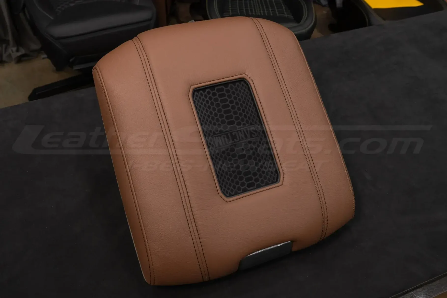 Wireless phone charging center console lid for ram classic