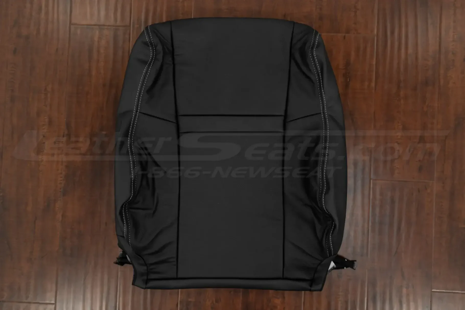 Black leather backrest upholstery - Scion xb