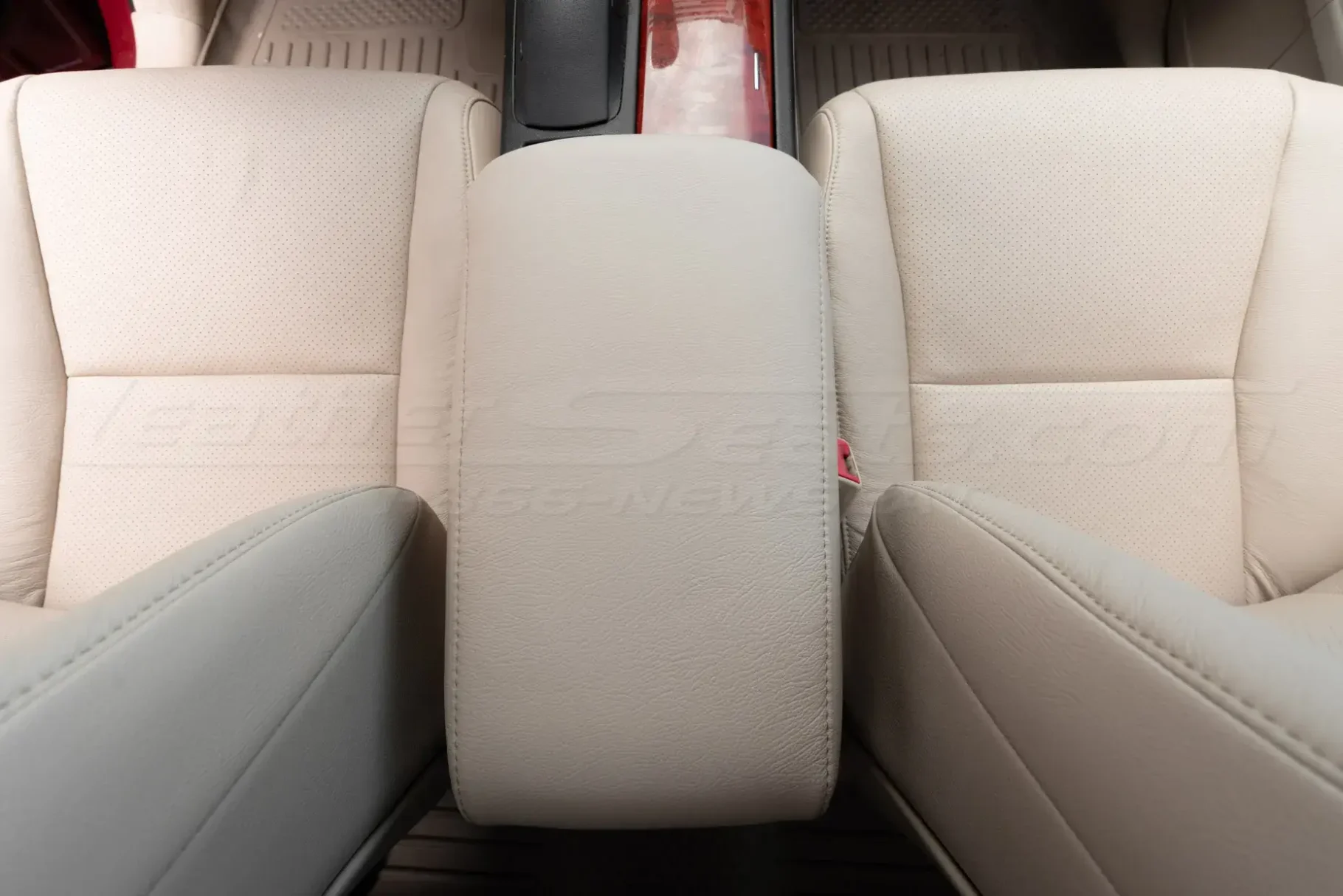 Back to front view of aftermarket elather console for lexus rx