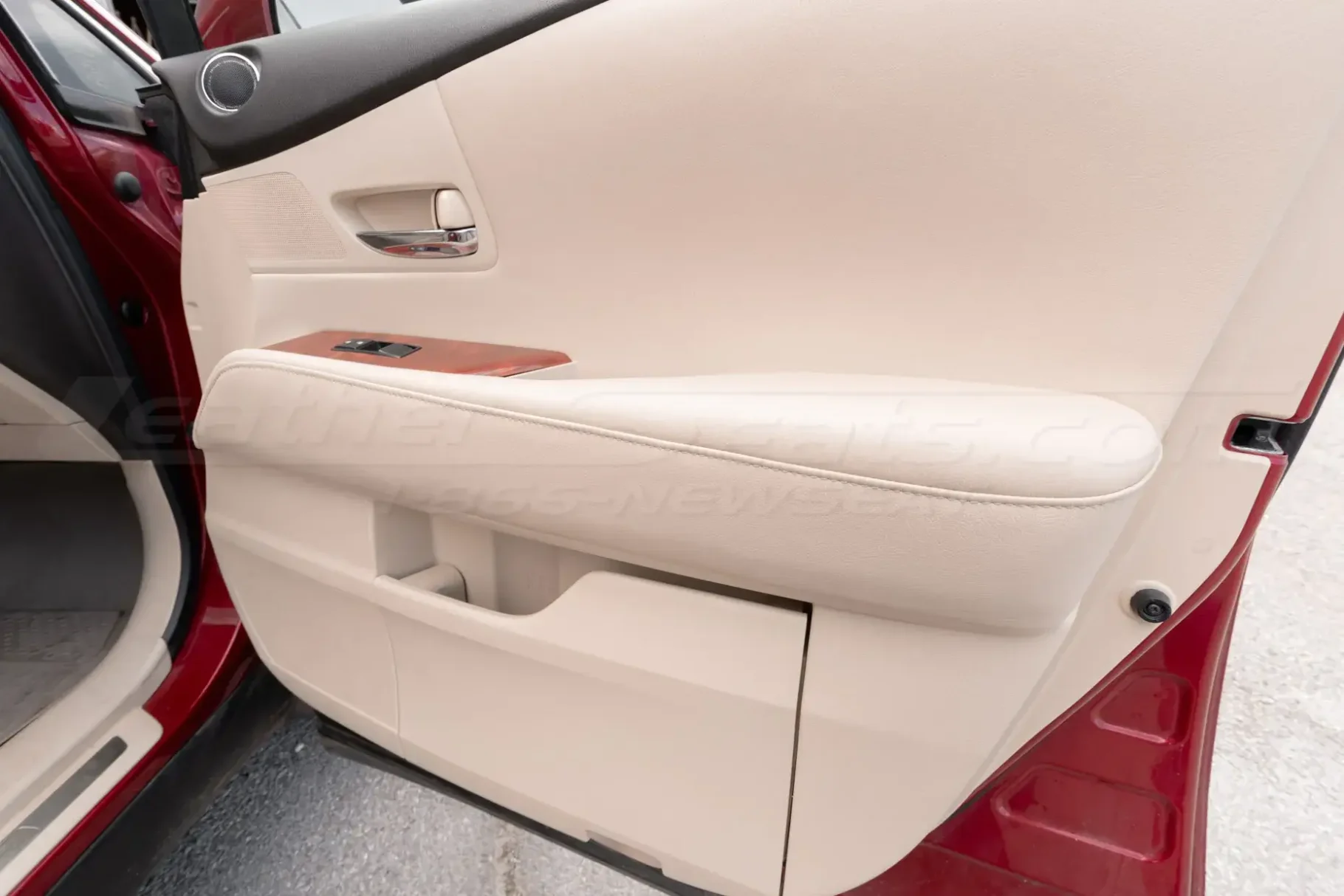 Installed elather door armrest for Lexus RX