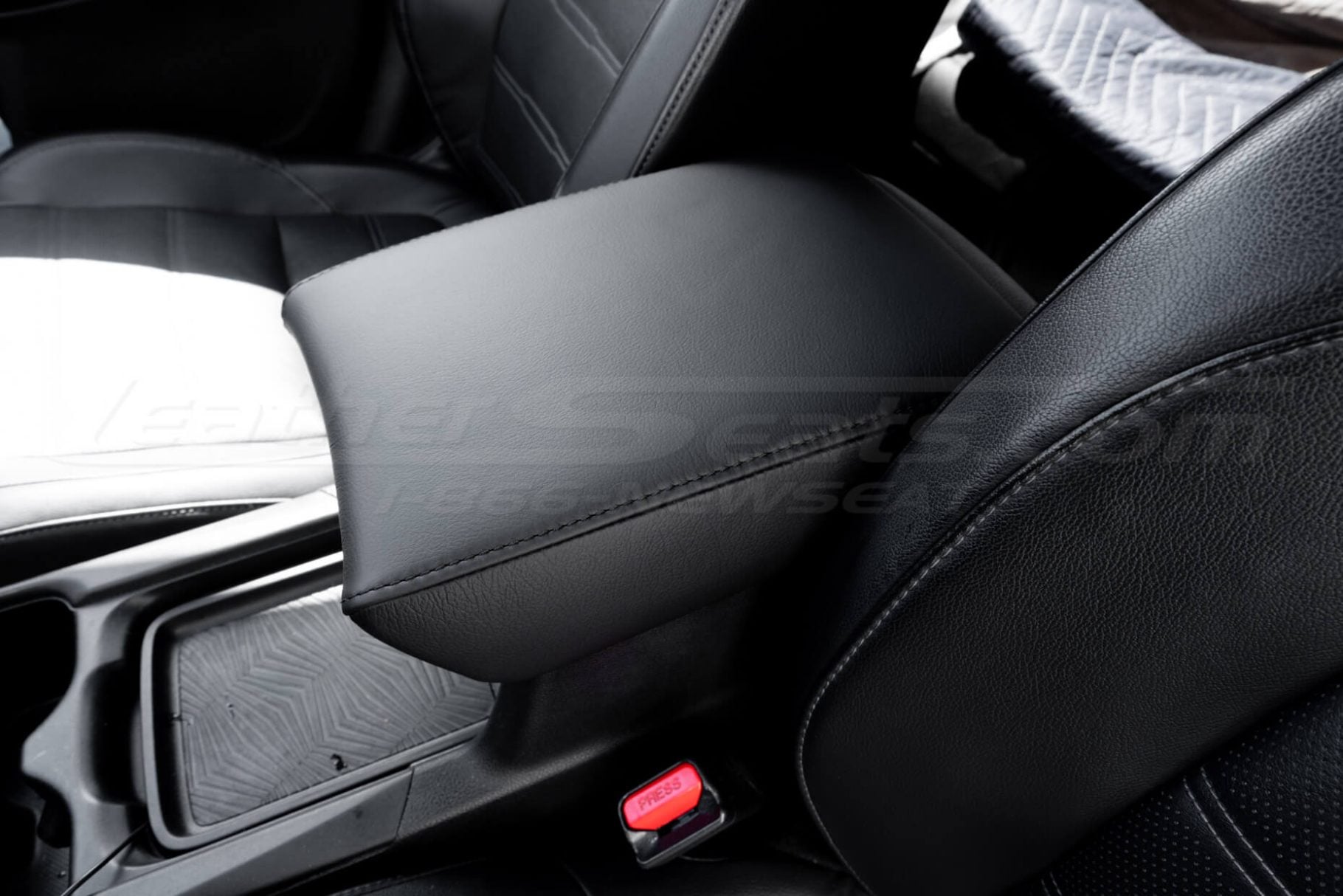 Aftermarket leather center console lid coverfor Honda CR-V