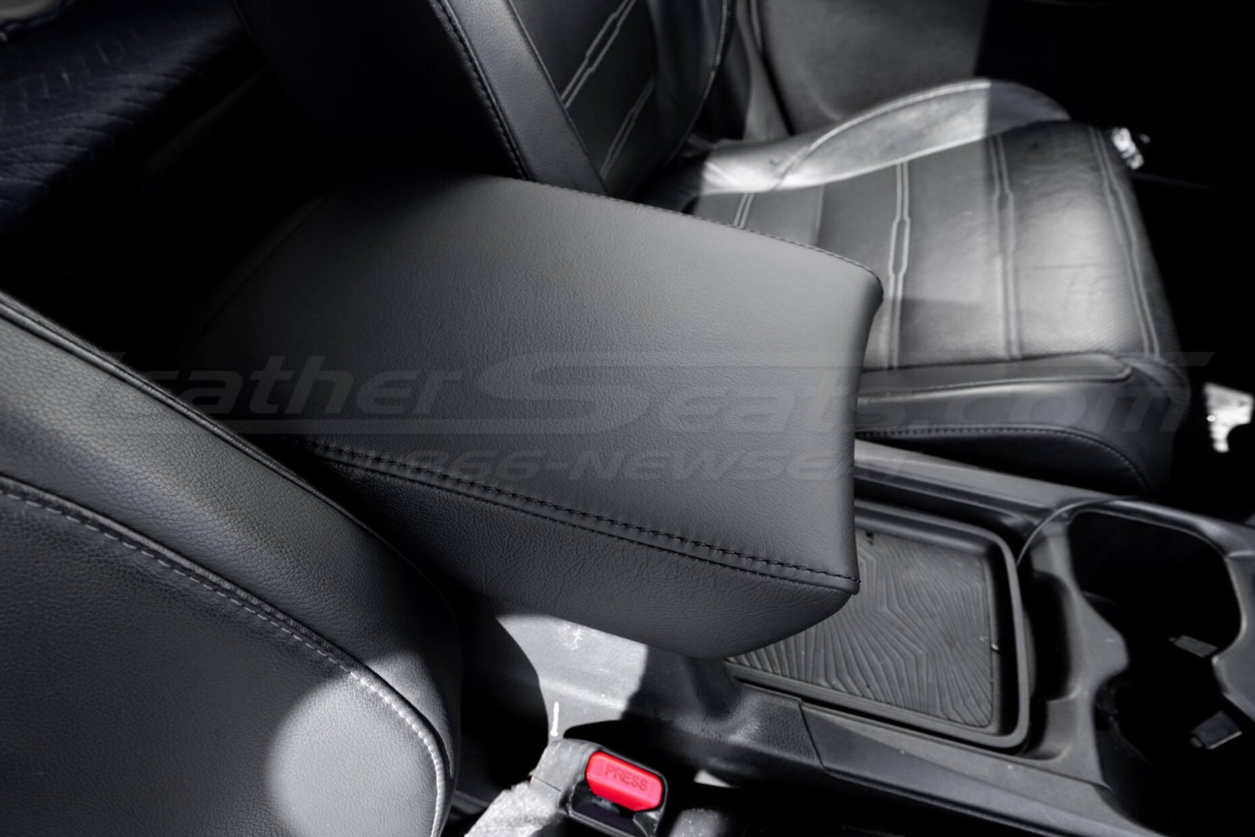 Honda CR-V with black leather center console lid