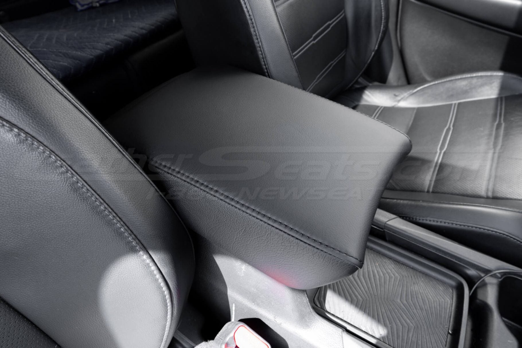 Honda CR-V Custom black leather console lid cover installed