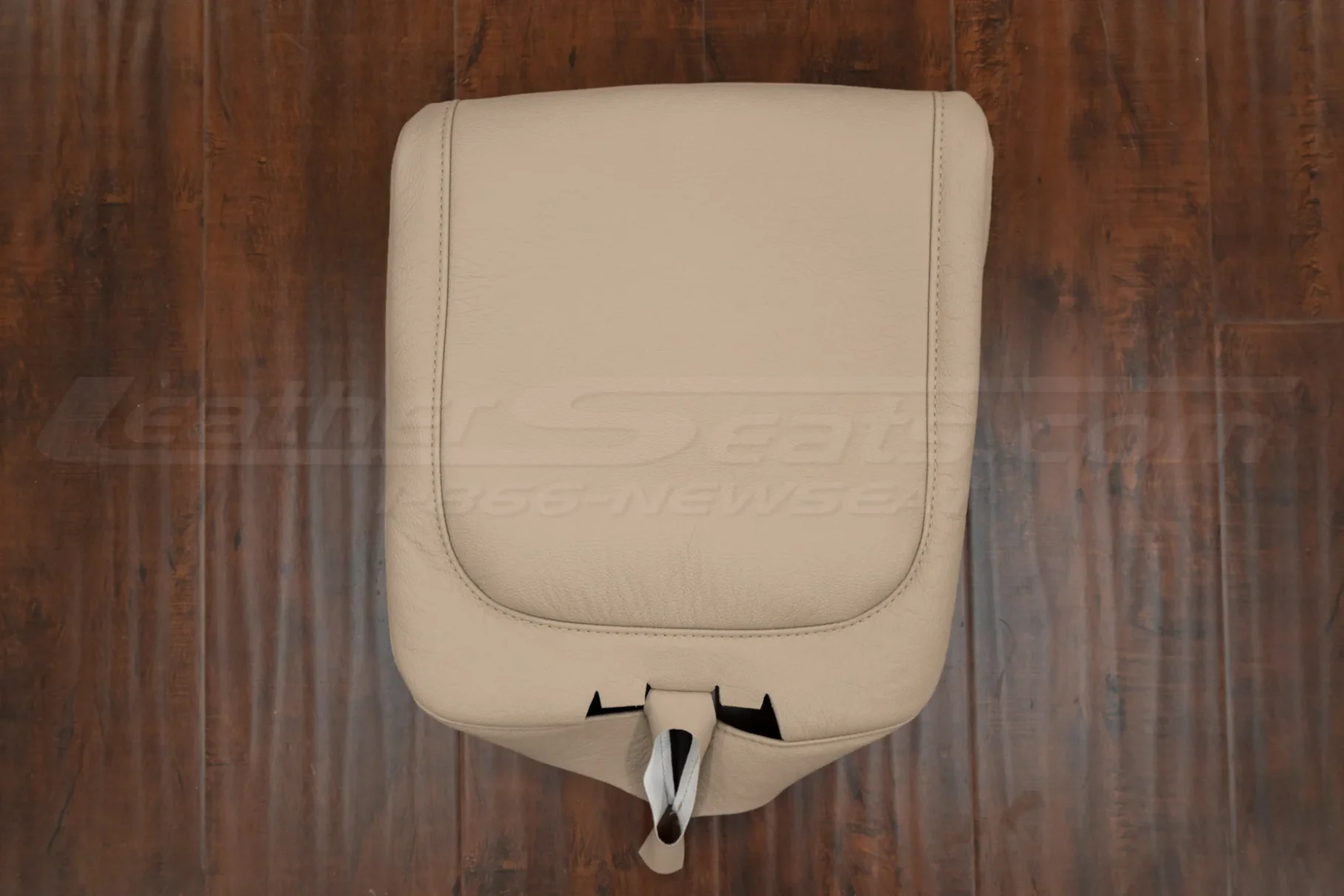Top down view of ram classic 40/20/40 leather console lid
