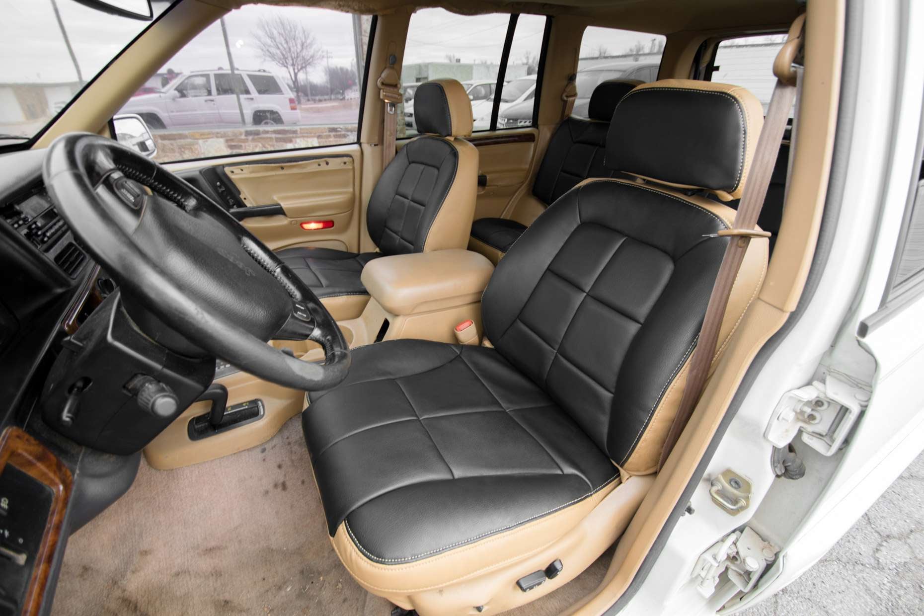 Doeskin-Black-GrandCherokee-