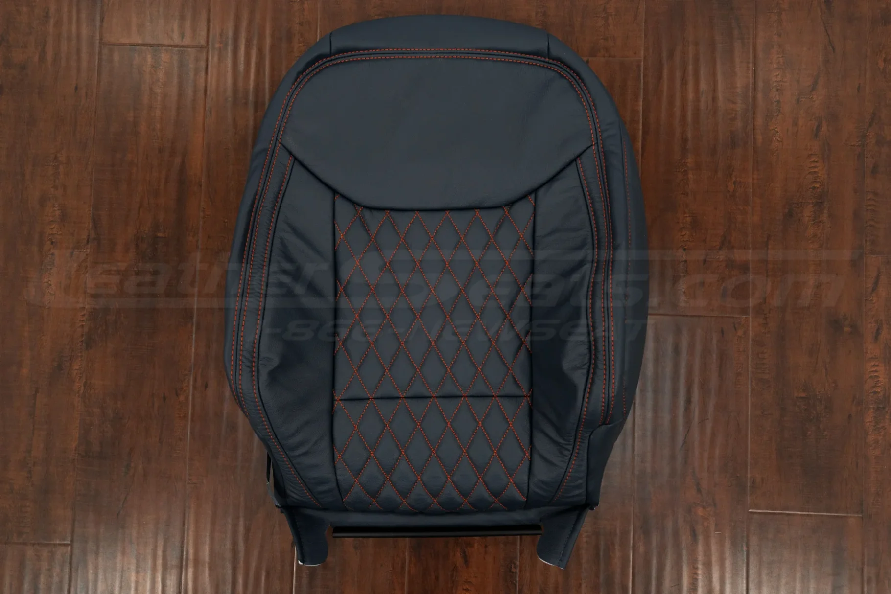 Blue leather backrest with Tangerine diamond stitching